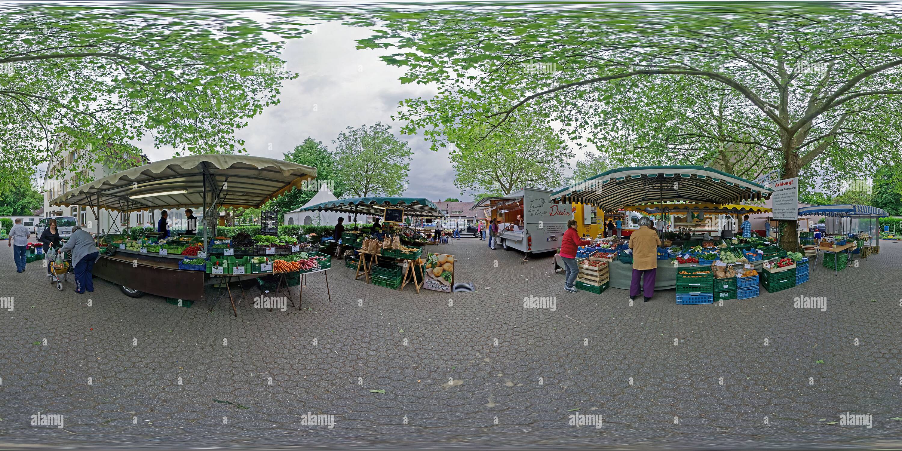 360° View Of Farmers Market In Mooswald, Freiburg, View 2 - Alamy