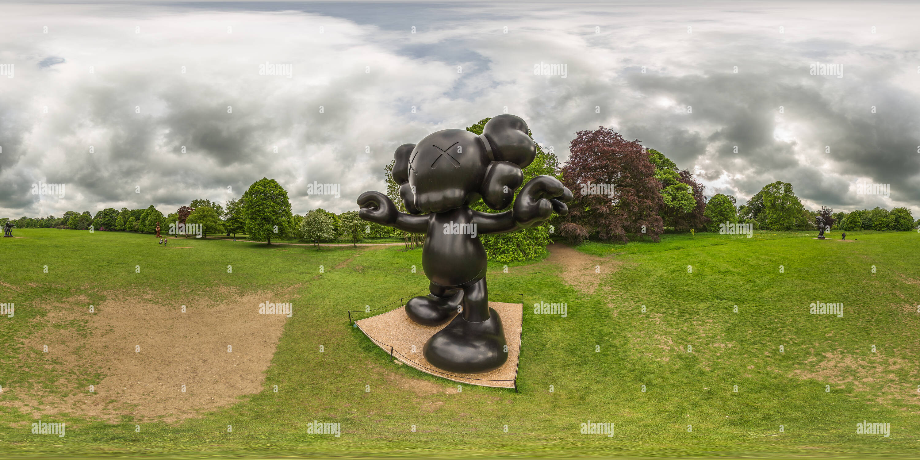 360° view of 'Final Days (2013)' sculpture by KAWS at the Yorkshire