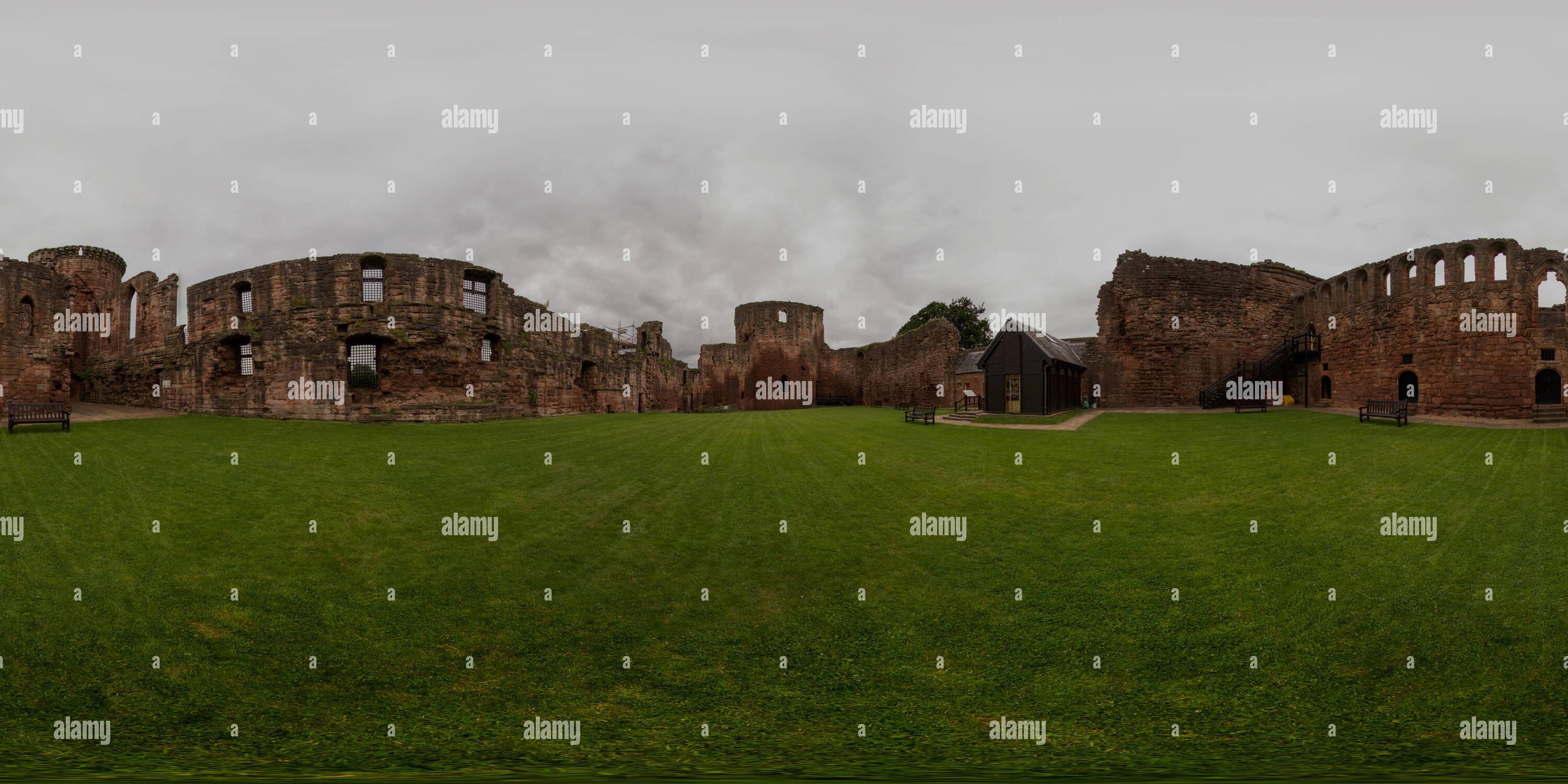 360° view of Bothwell Castle Courtyard Alamy