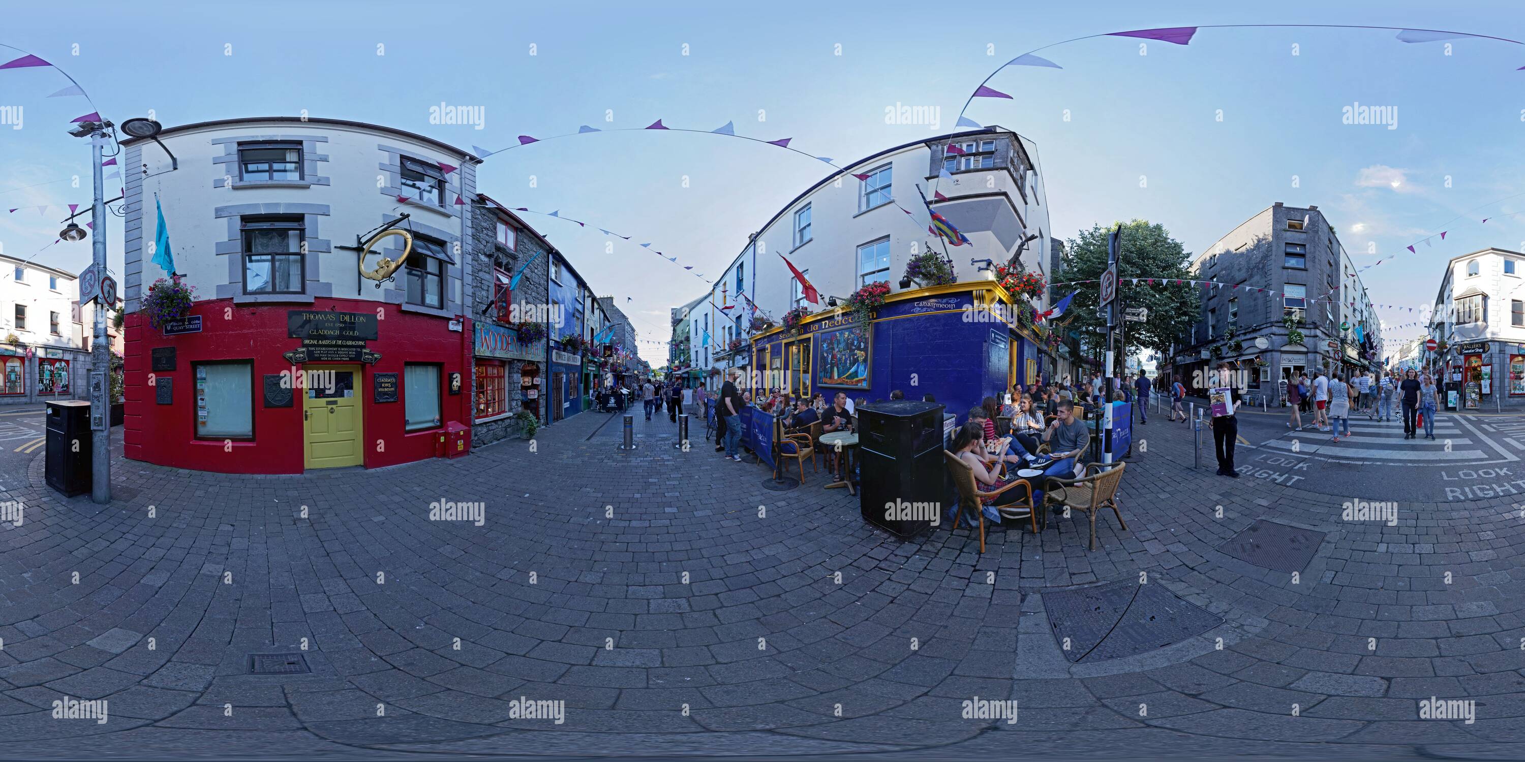 360° view of Galway Thomas Dillon Claddagh Gold Alamy