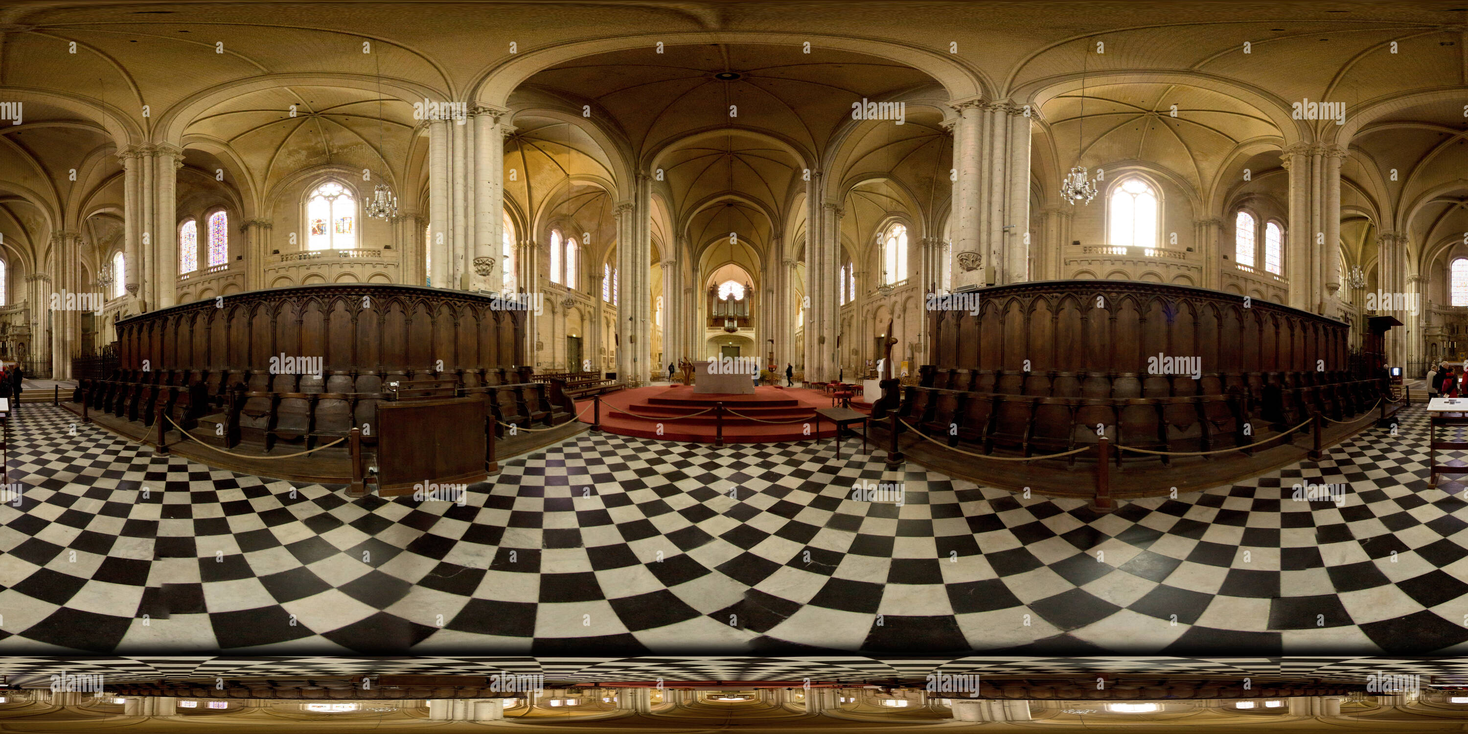 360 degree panoramic view of Poitiers Cathedral, interior, 2016-10, freehand, France