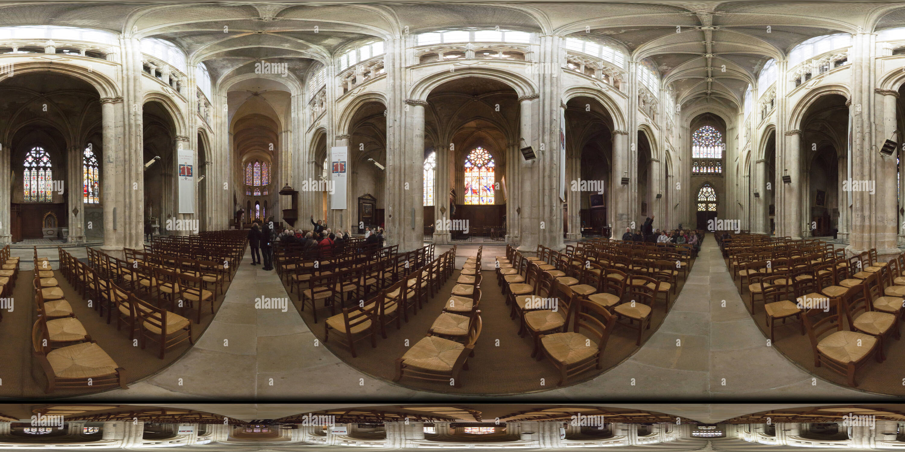 360 degree panoramic view of Cathedral St Gatien (main aisle), Tours, 2016-10, freehand