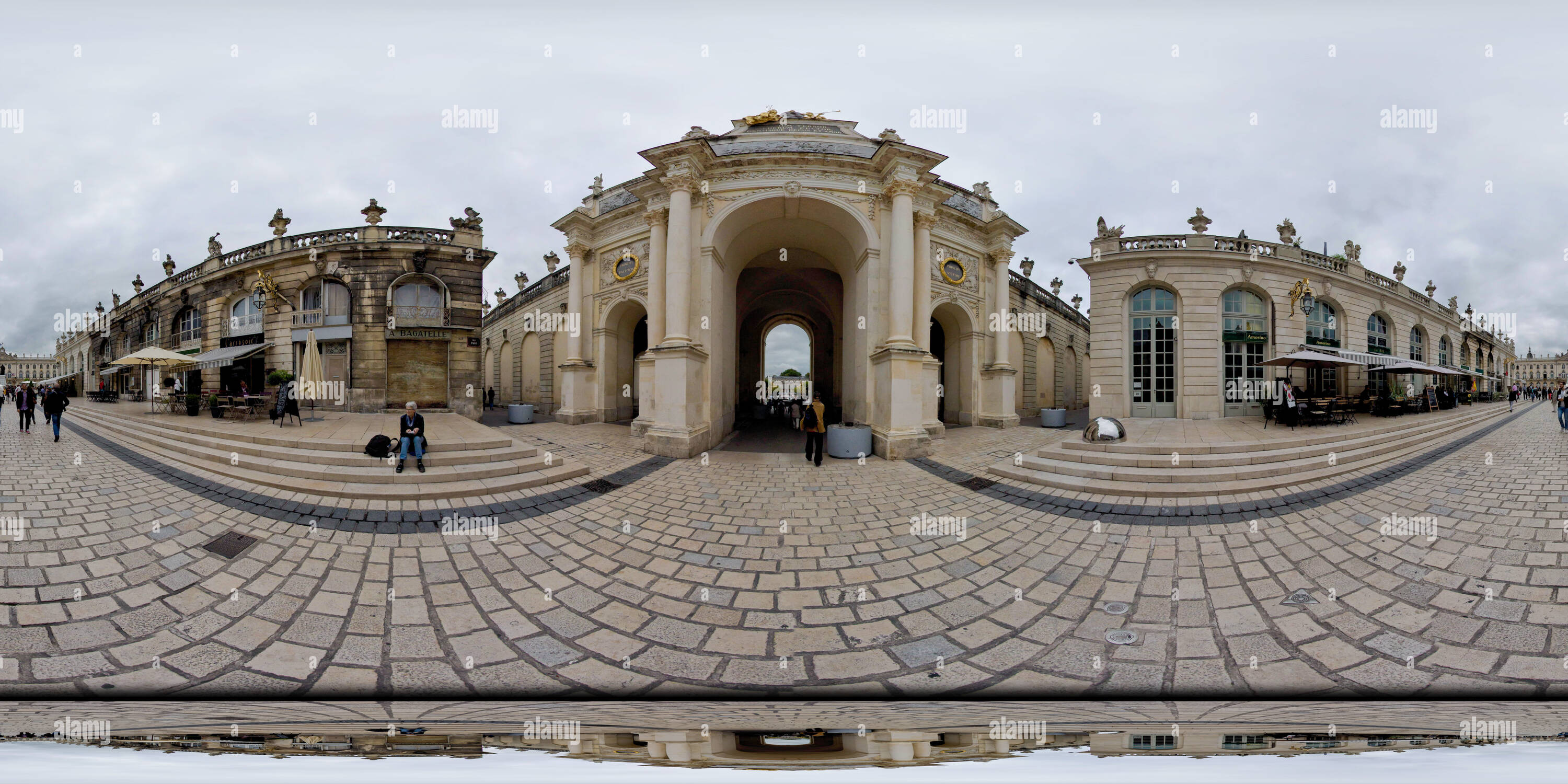 360 degree panoramic view of Place Stanislas, (Héré Arch), Nancy, 2016-09 freehand