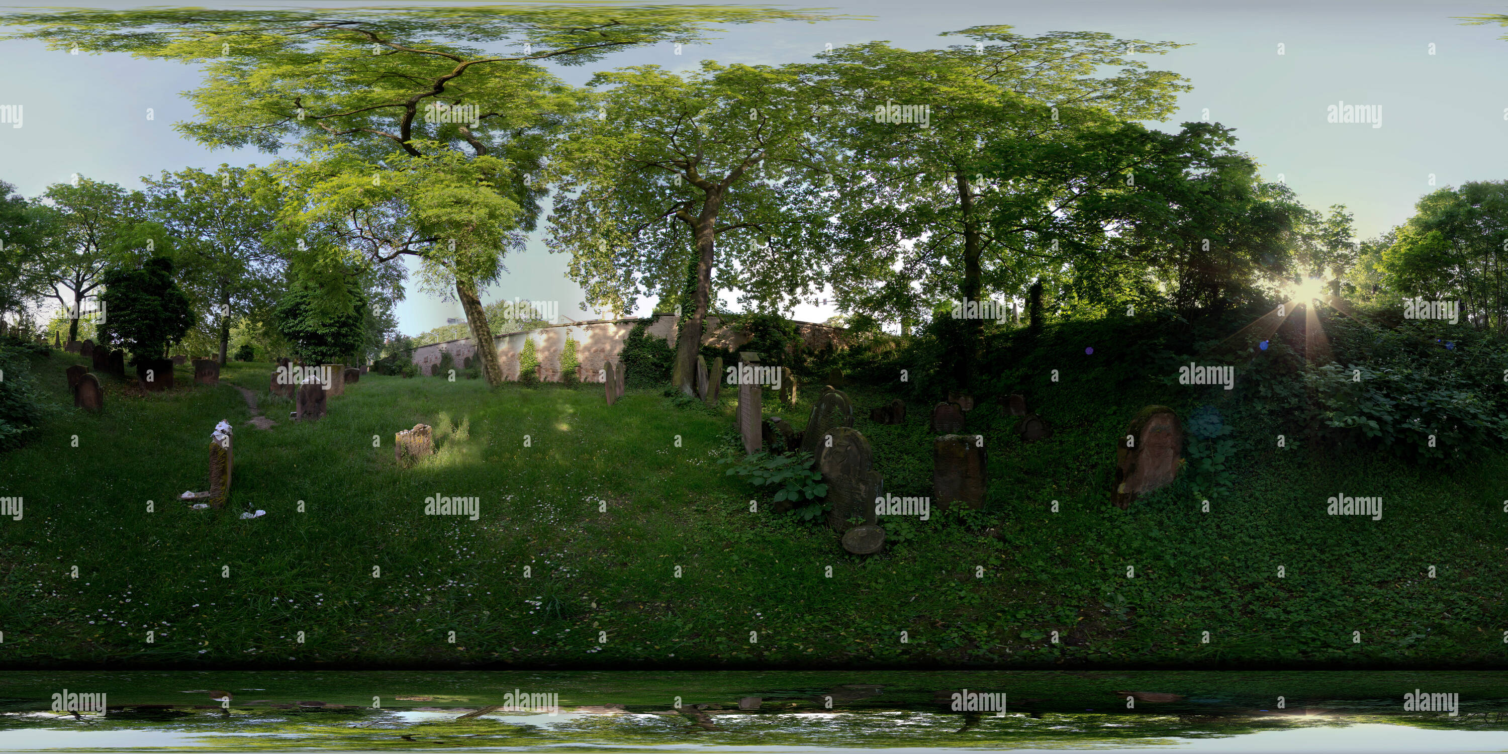 360 degree panoramic view of Jewish Cemetery (Heiliger Sand) 2, Worms, 2016-06, freehand