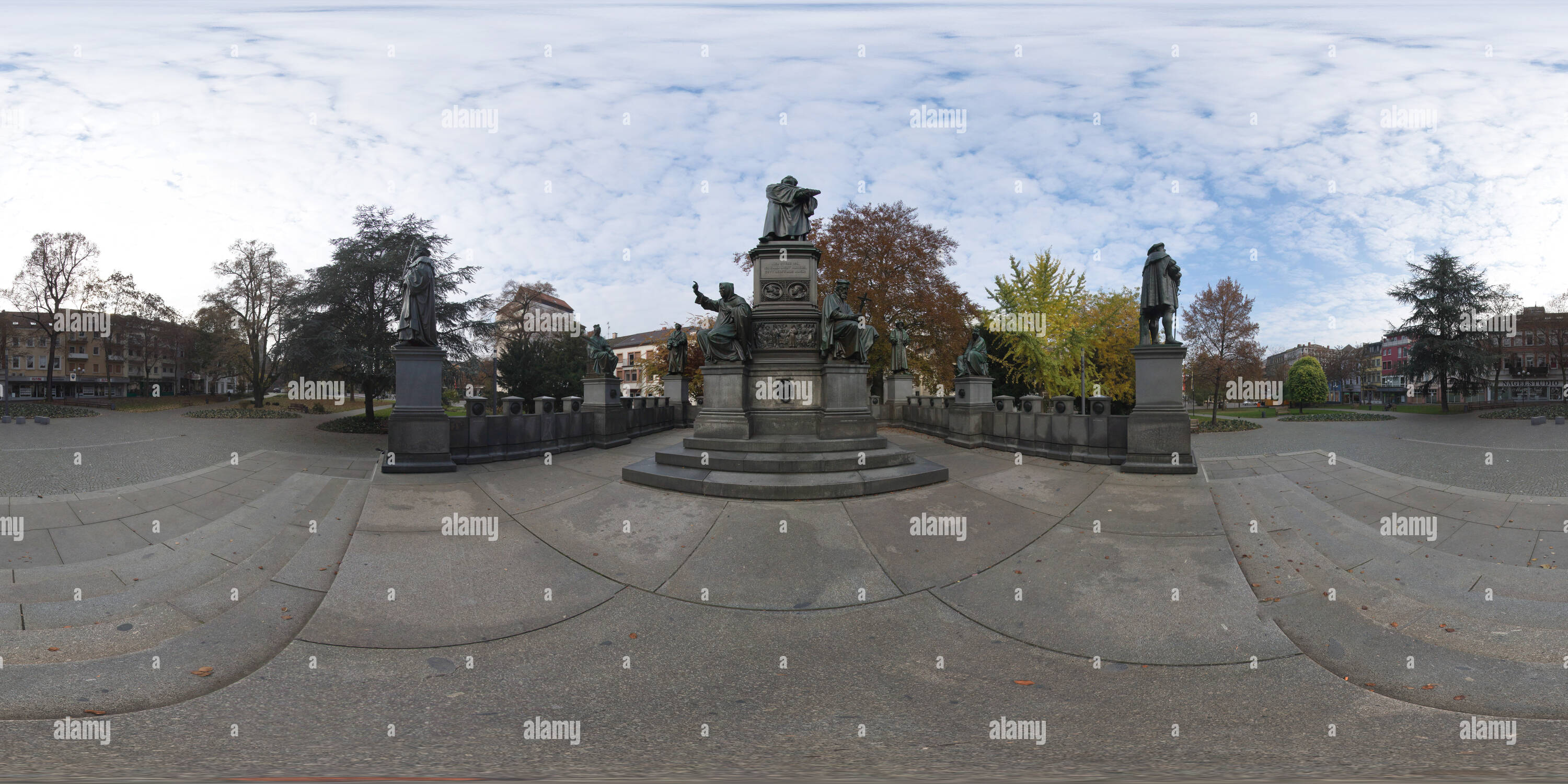 360 degree panoramic view of Luther Memorial, Worms, 2016-11, Monopod