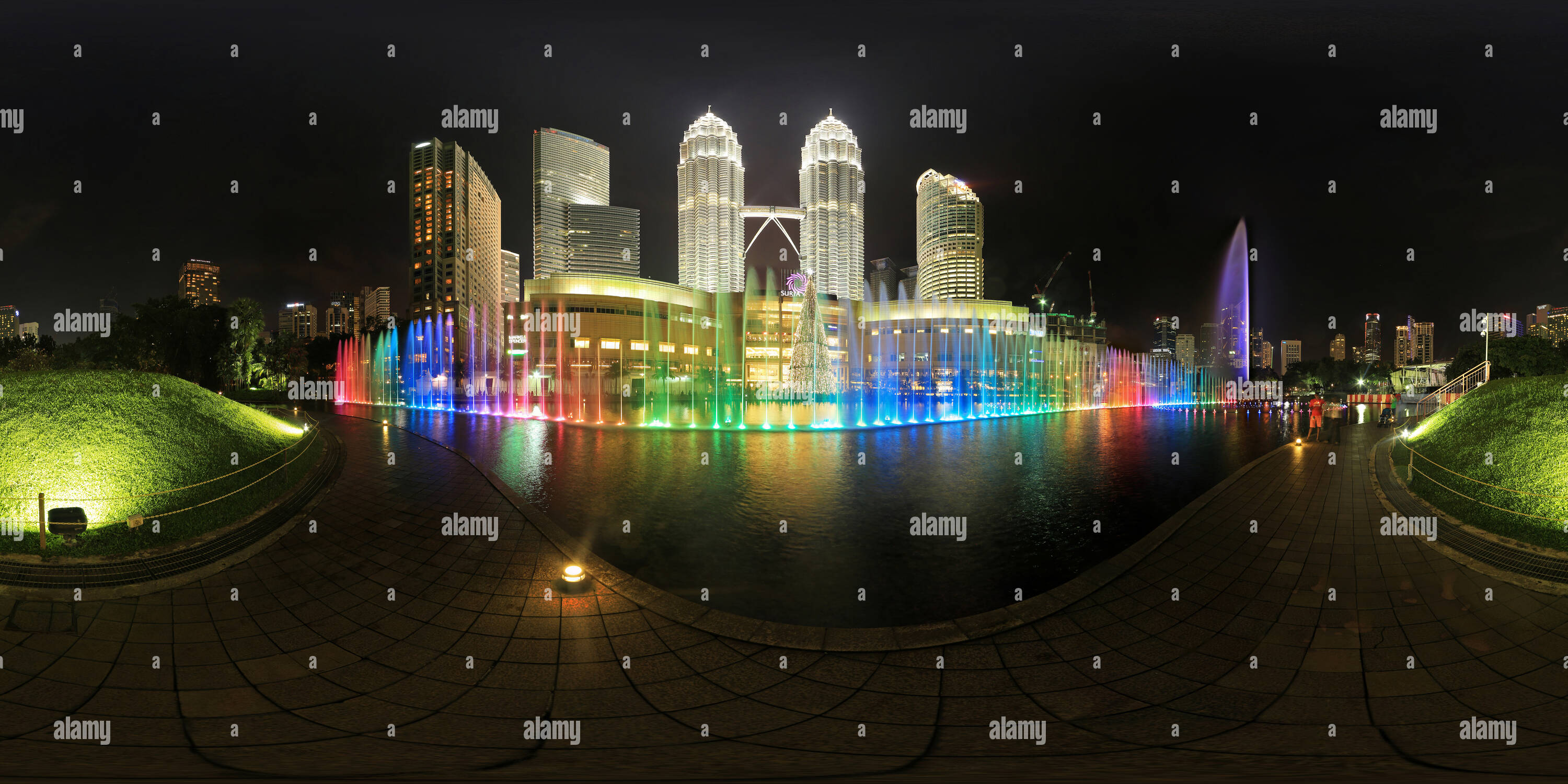 360° view of MALAYSIA Kuala Lumpur Christmas Fountains 2 Alamy