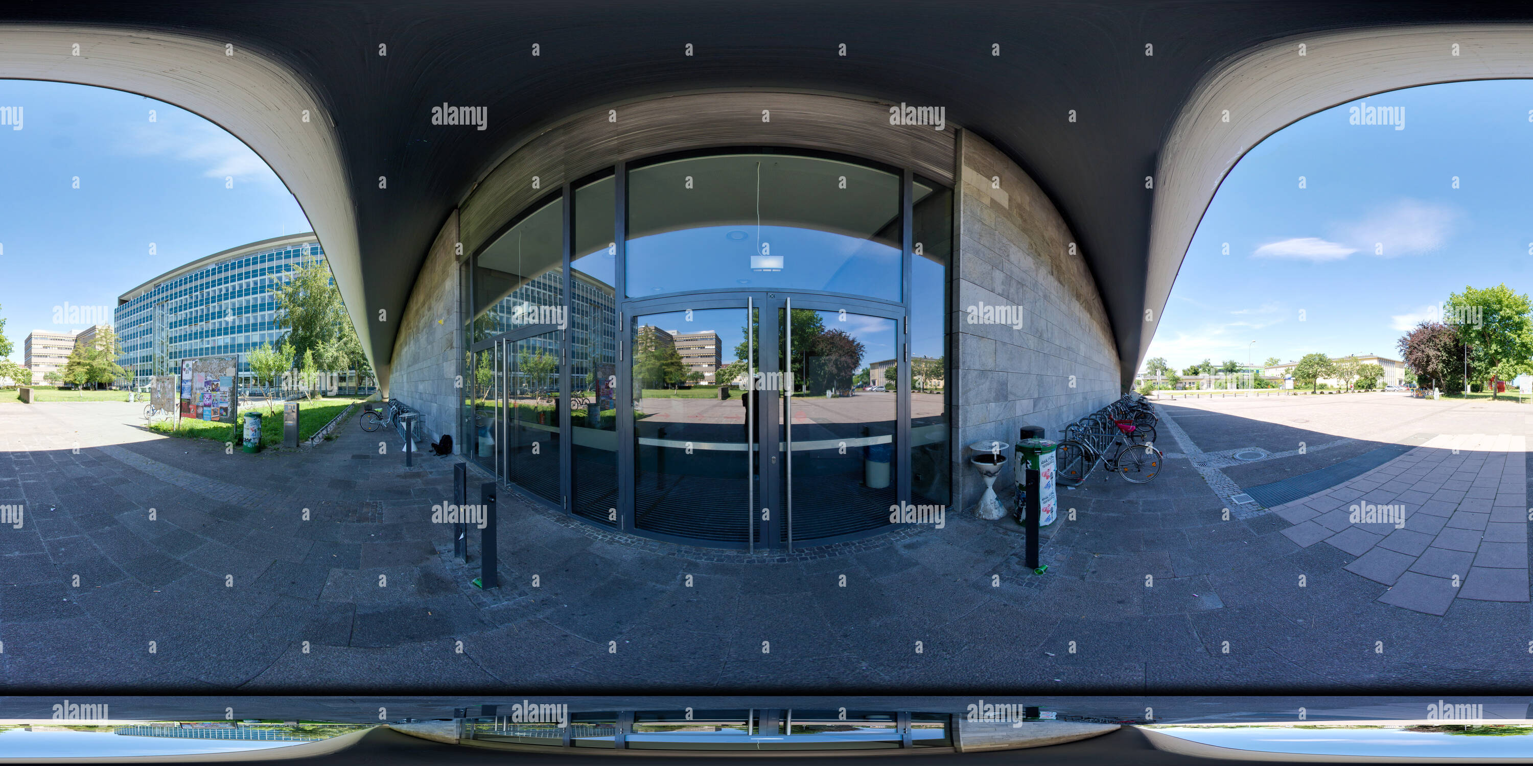 360 degree panoramic view of Johannes-Gutenberg University, Mainz, Campus, 2016-07, freehand