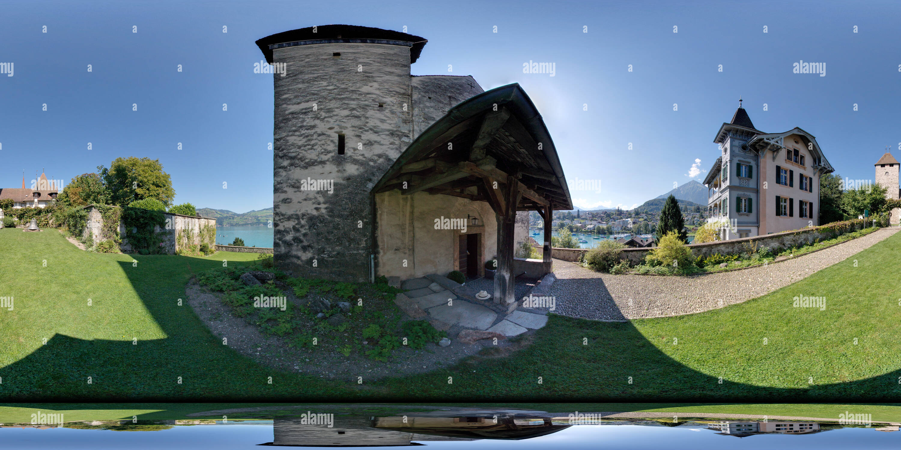 360 degree panoramic view of Spiez Castle (I), 2016-08, freehand
