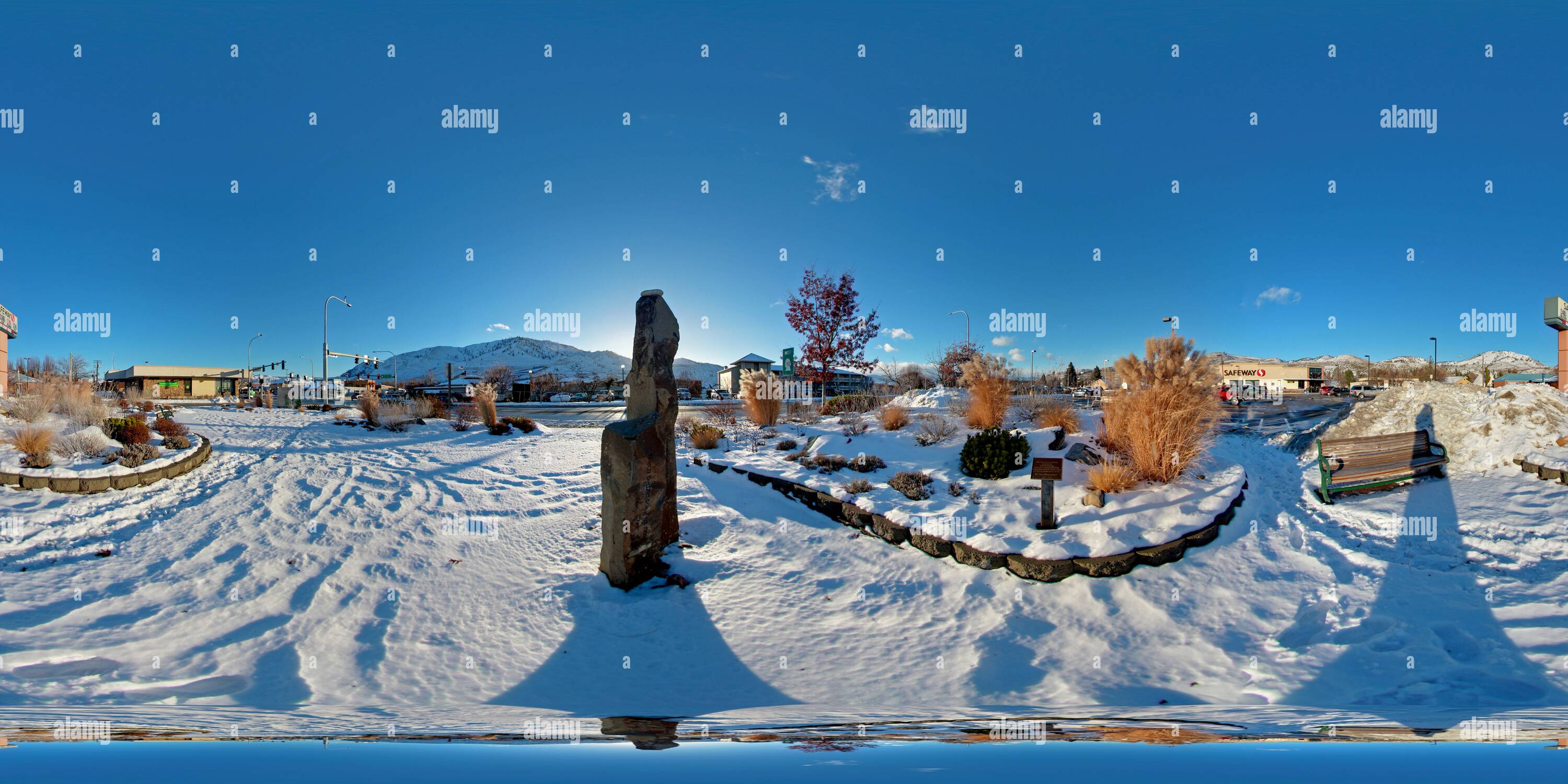 360 degree panoramic view of Chelan  Columbia Peace Park north