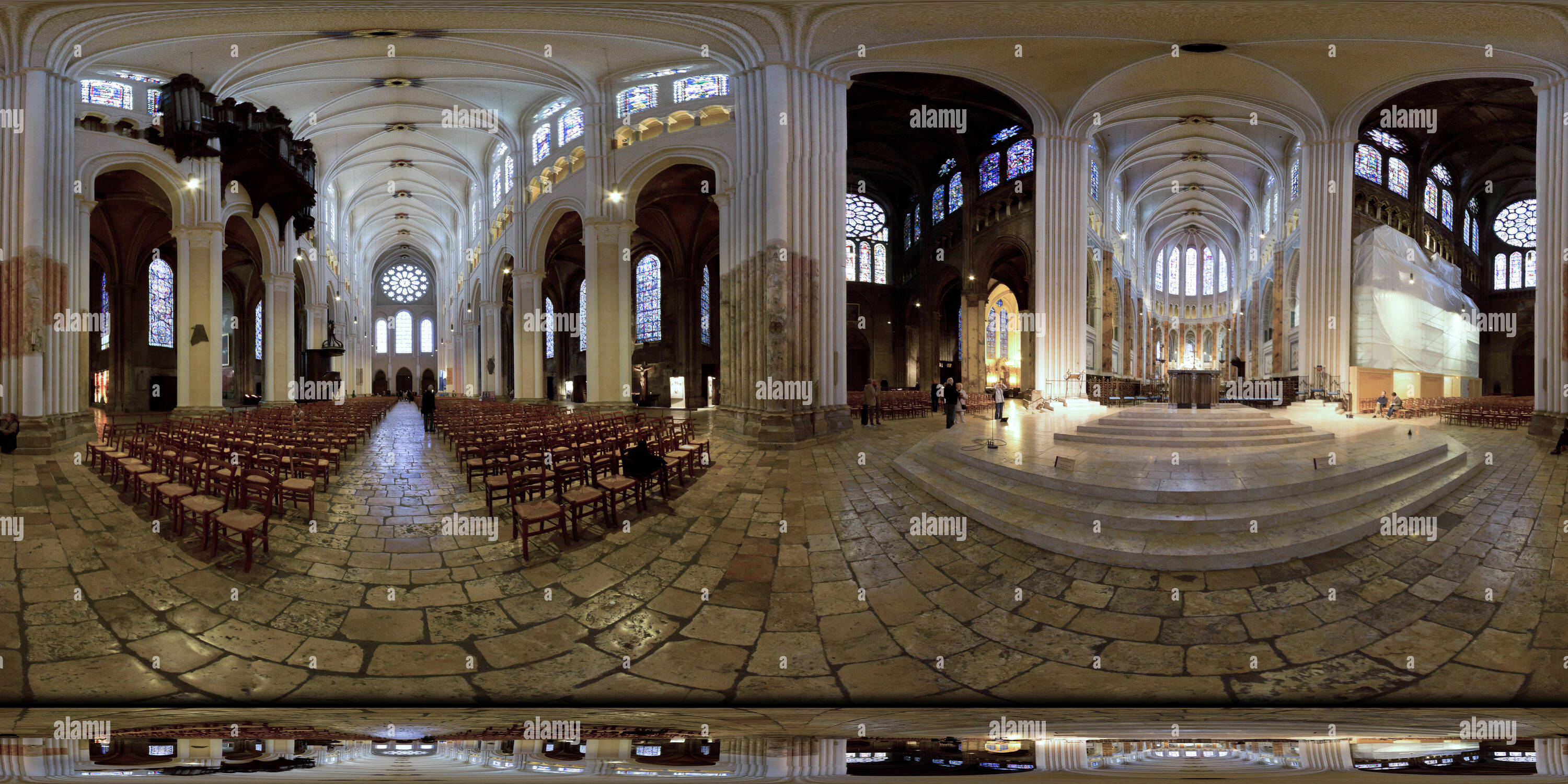 360 degree panoramic view of Cathedral of Our Lady of Chartres (I), 2016-10, freehand