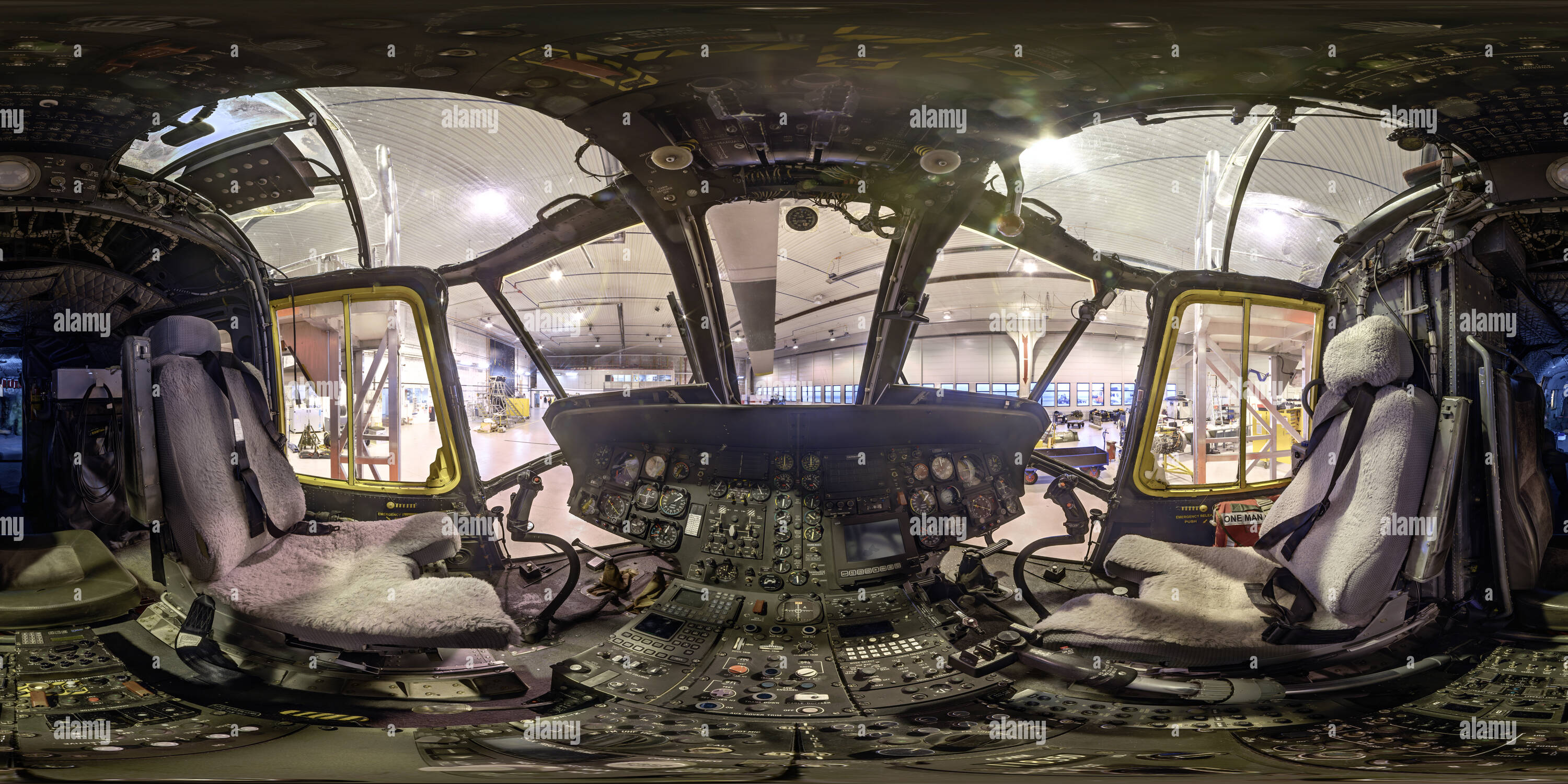 360 View Of 170125 Westland Sea King Mk43b Helicopter Cockpit Alamy 360-view-of-170125-westland-sea-king-mk43b-helicopter-cockpit-alamy