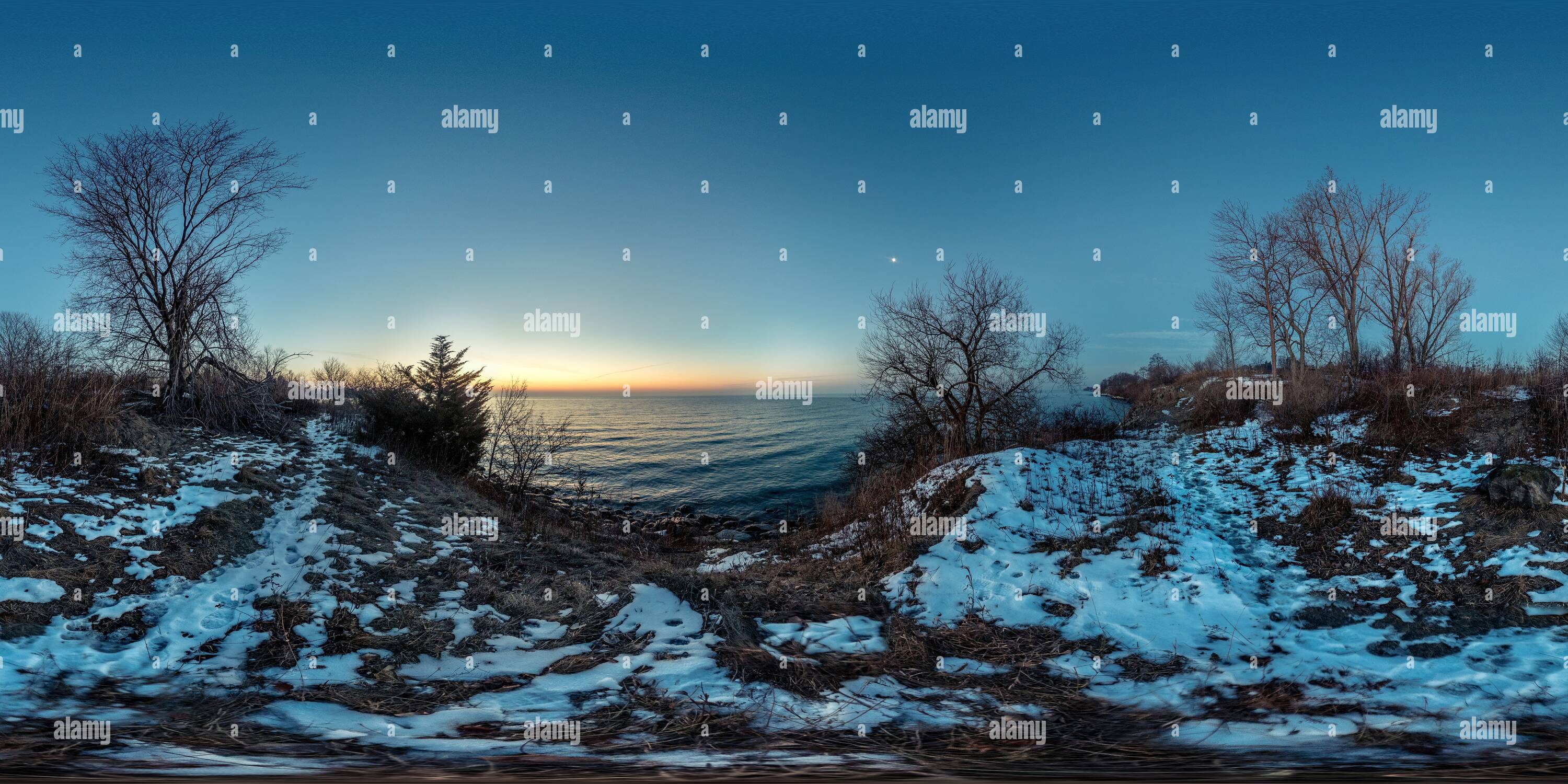 360° view of Late Winter Morning at Pickering Beach, Ajax - Alamy