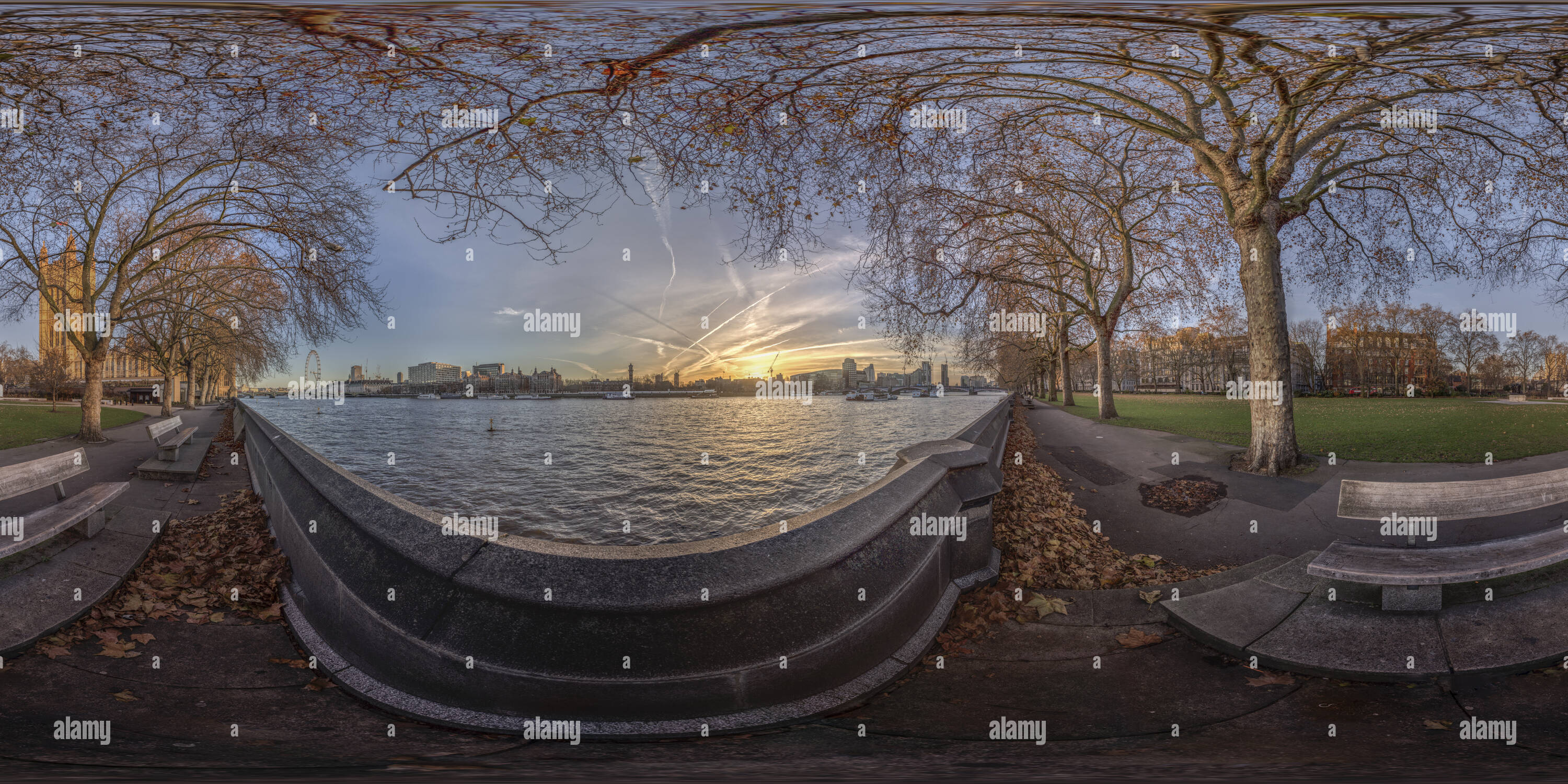 360° view of The Thames at sunrise - Alamy