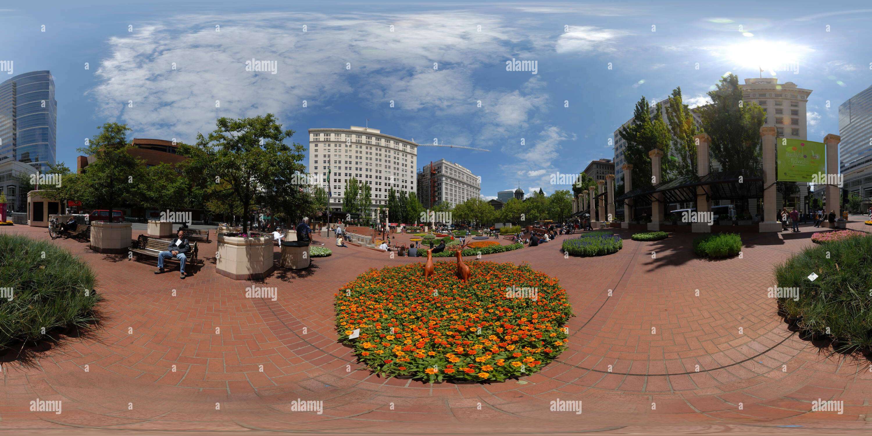 360 degree panoramic view of Pioneer Courthouse Square Portland Oregon