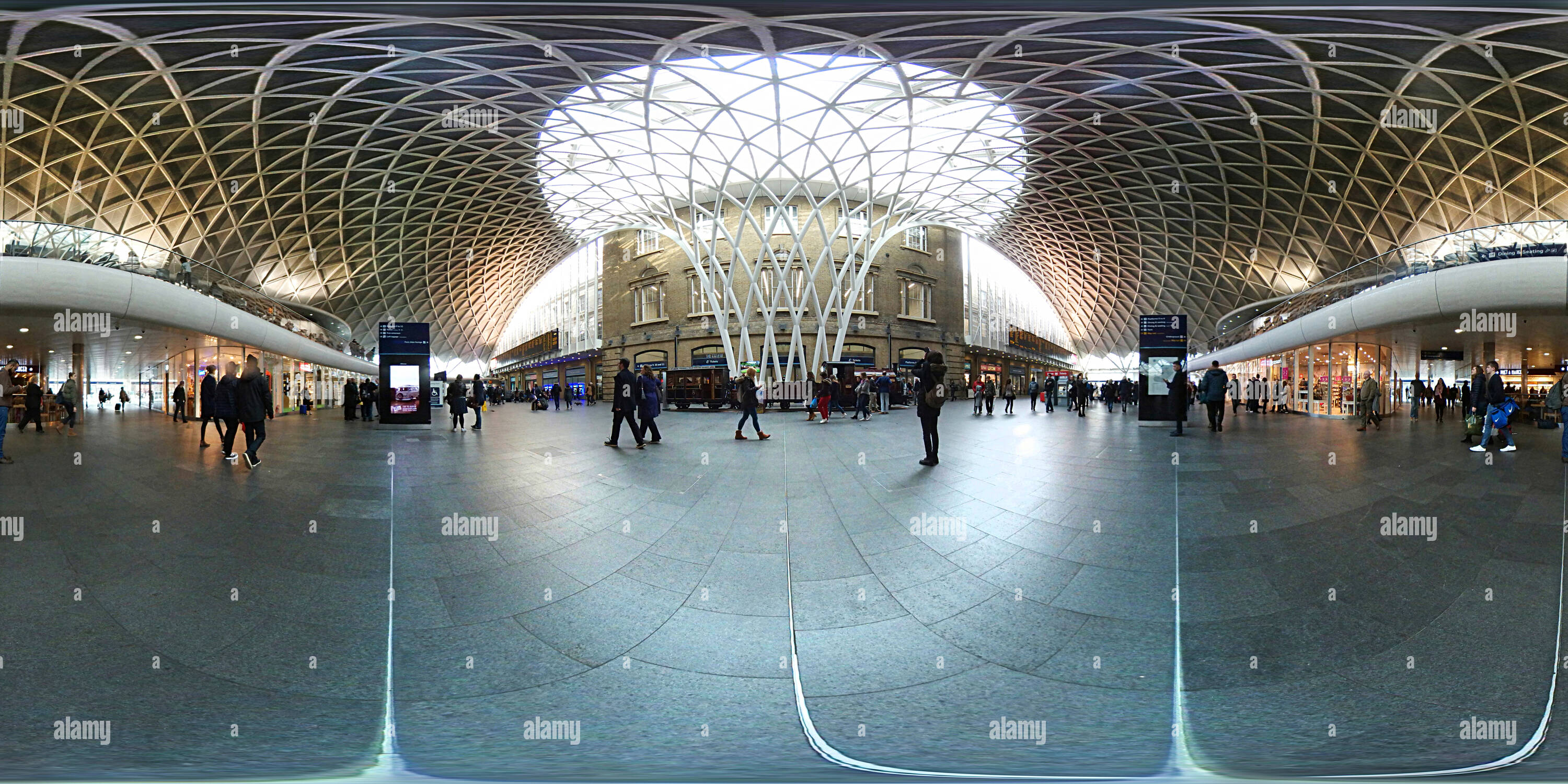 360° view of King’s Cross Station Alamy