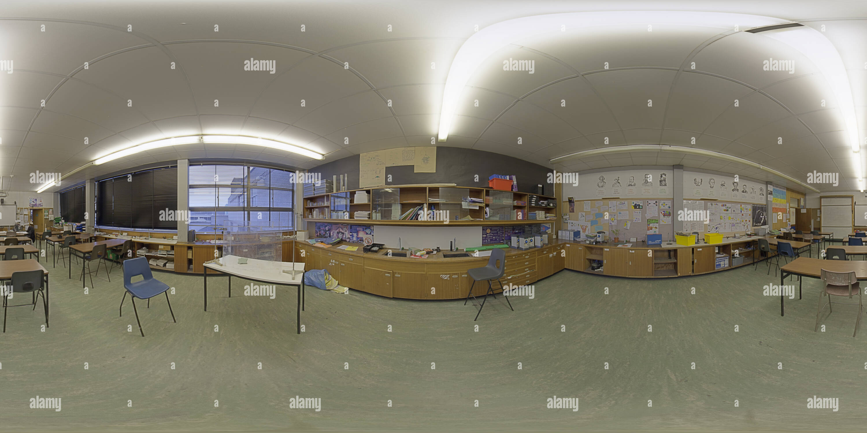 360-view-of-physics-classroom-alamy