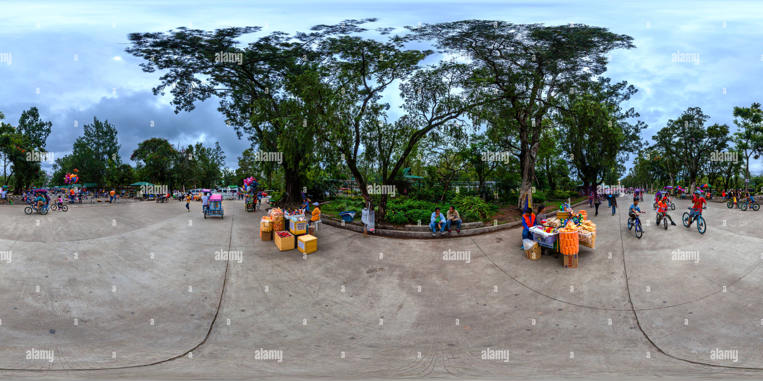 360° view of Family Sunday in Burnham Park, Baguio, Philippines Alamy