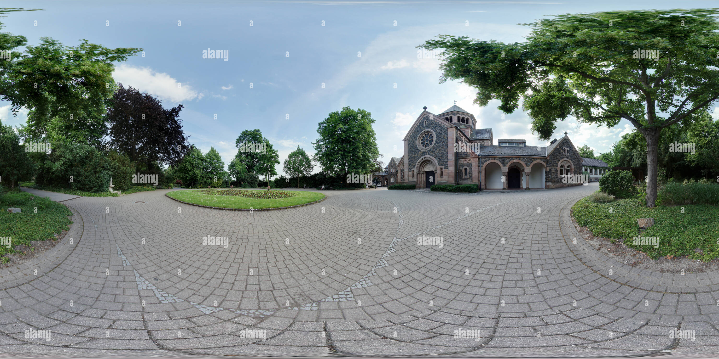 360 degree panoramic view of Main Cemetery Worms, Hochheimer Höhe, Cemetery Chapel, 2017-05