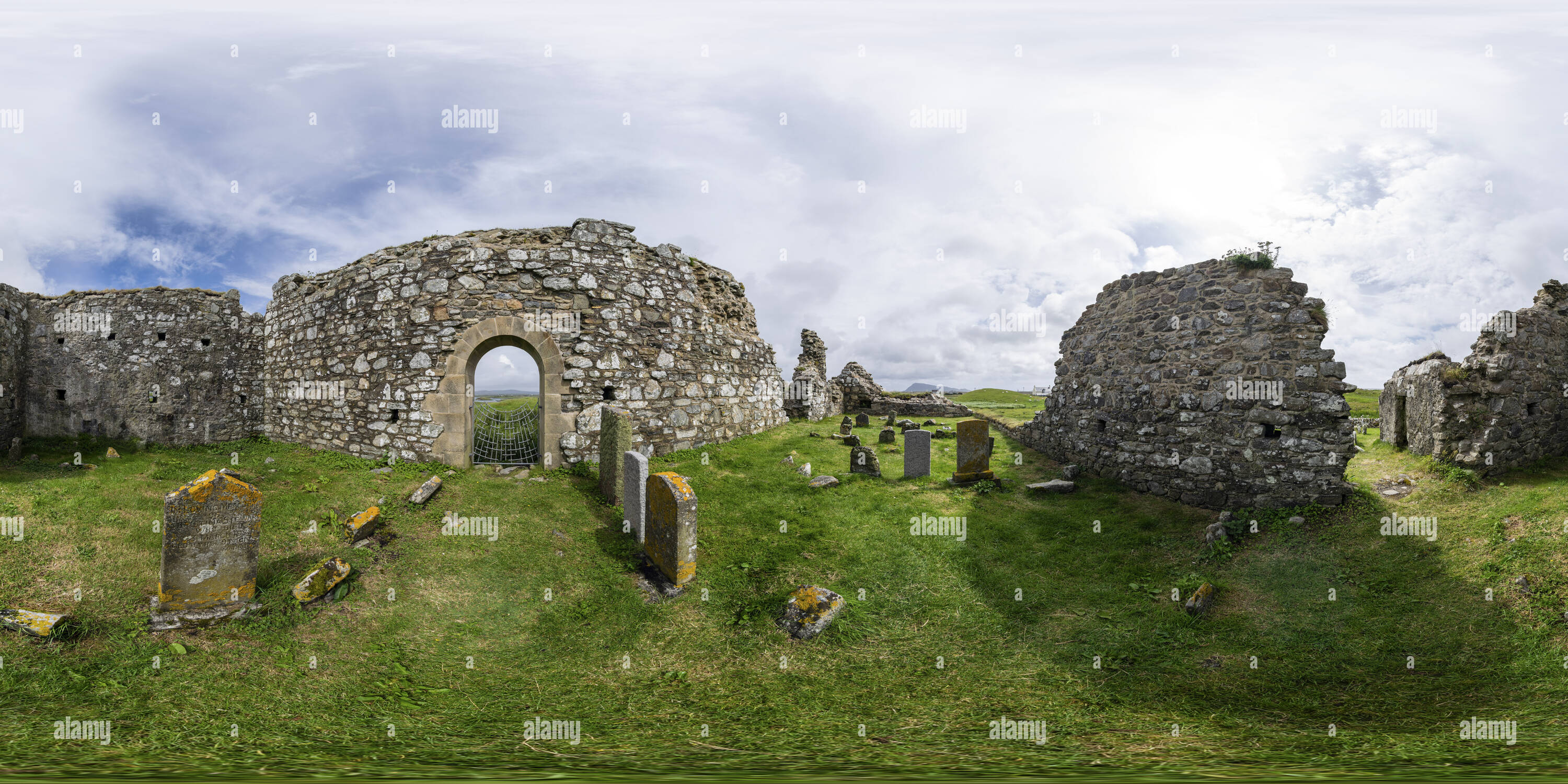 360° view of Temple Trinity, Carinish, North Uist - Alamy