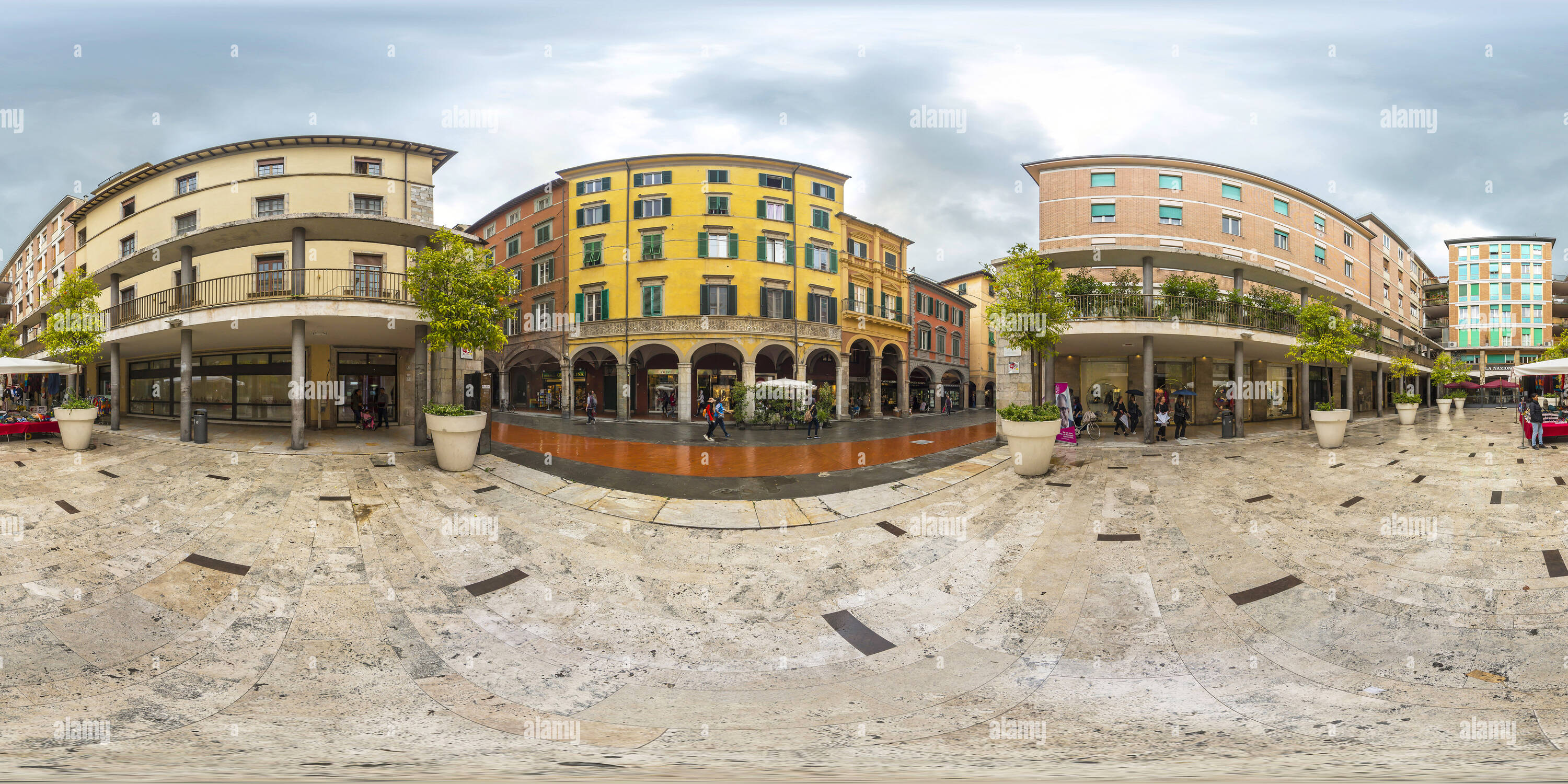 360 view of Toscana. Pisa. Largo Ciro Menotti Alamy