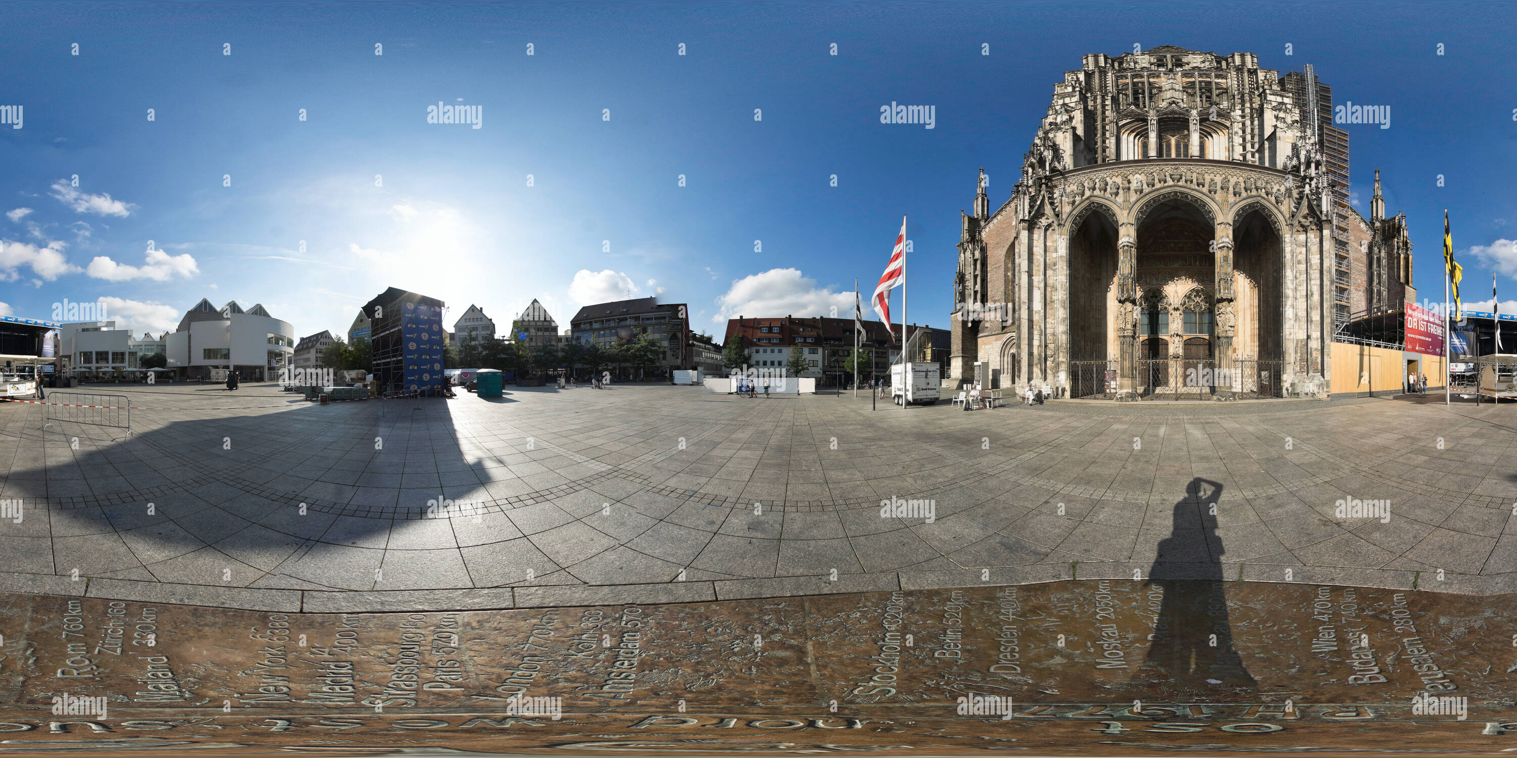 360 degree panoramic view of Ulm Minster, Distance Plaque, Ulm 2017-07