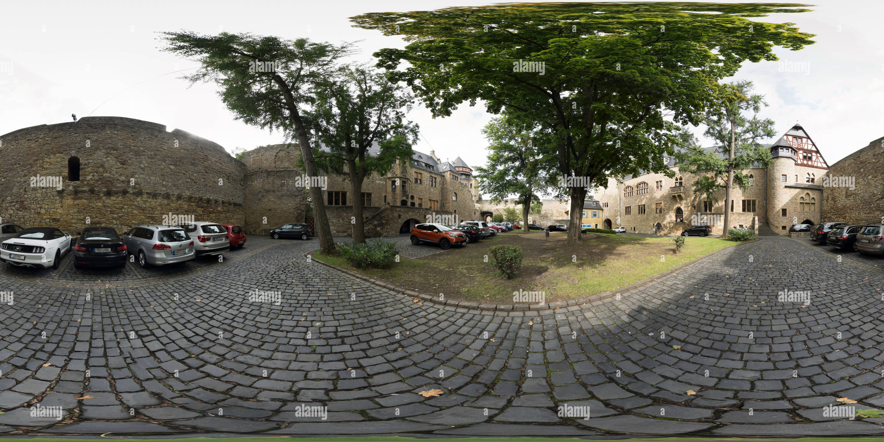 360 degree panoramic view of Alzey Castle, Courtyard, 2017-08