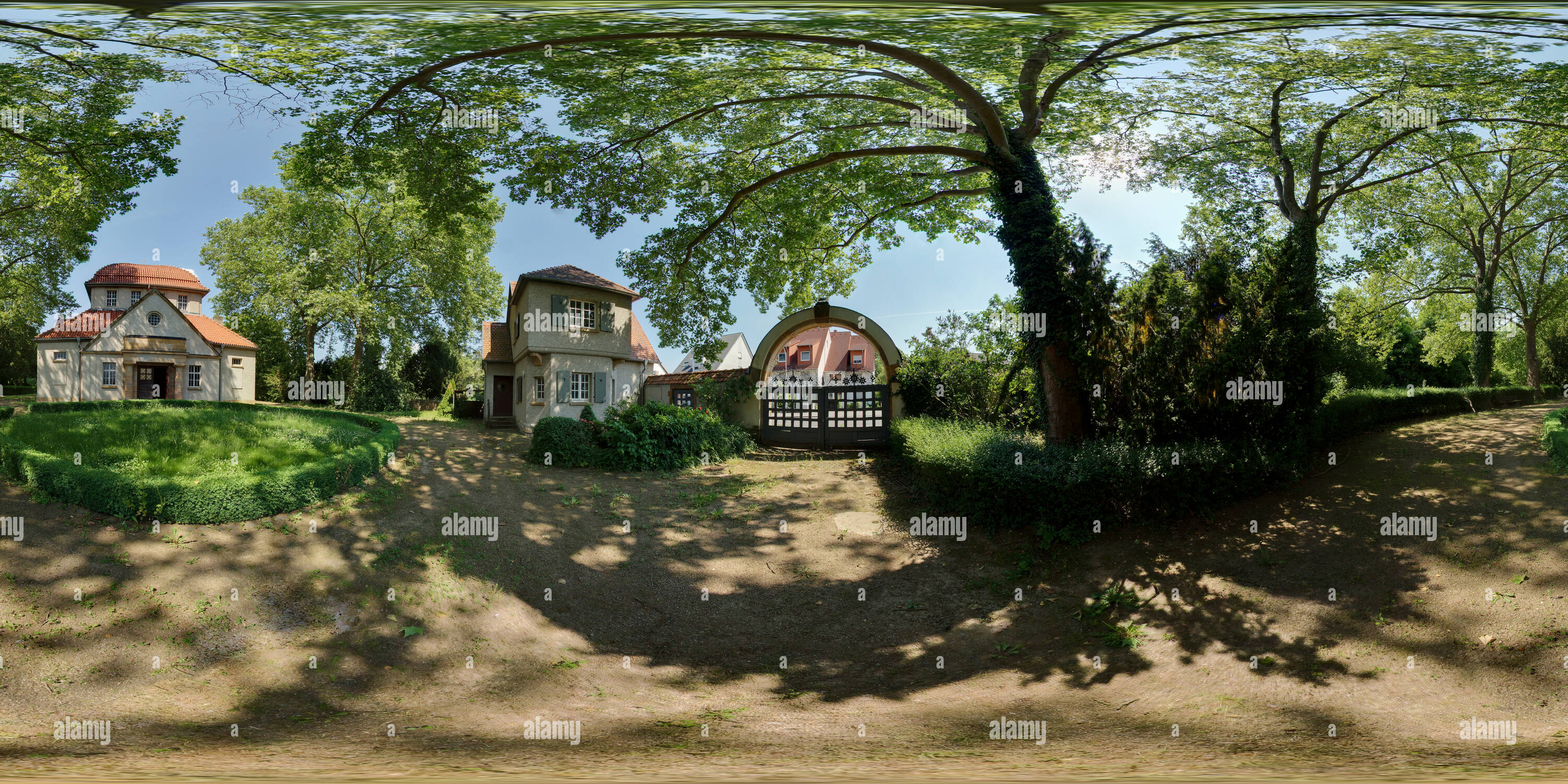 360 degree panoramic view of Jewish Mourning Hall, Main Cemetery Hochheimer Höhe, Worms, 2017-05