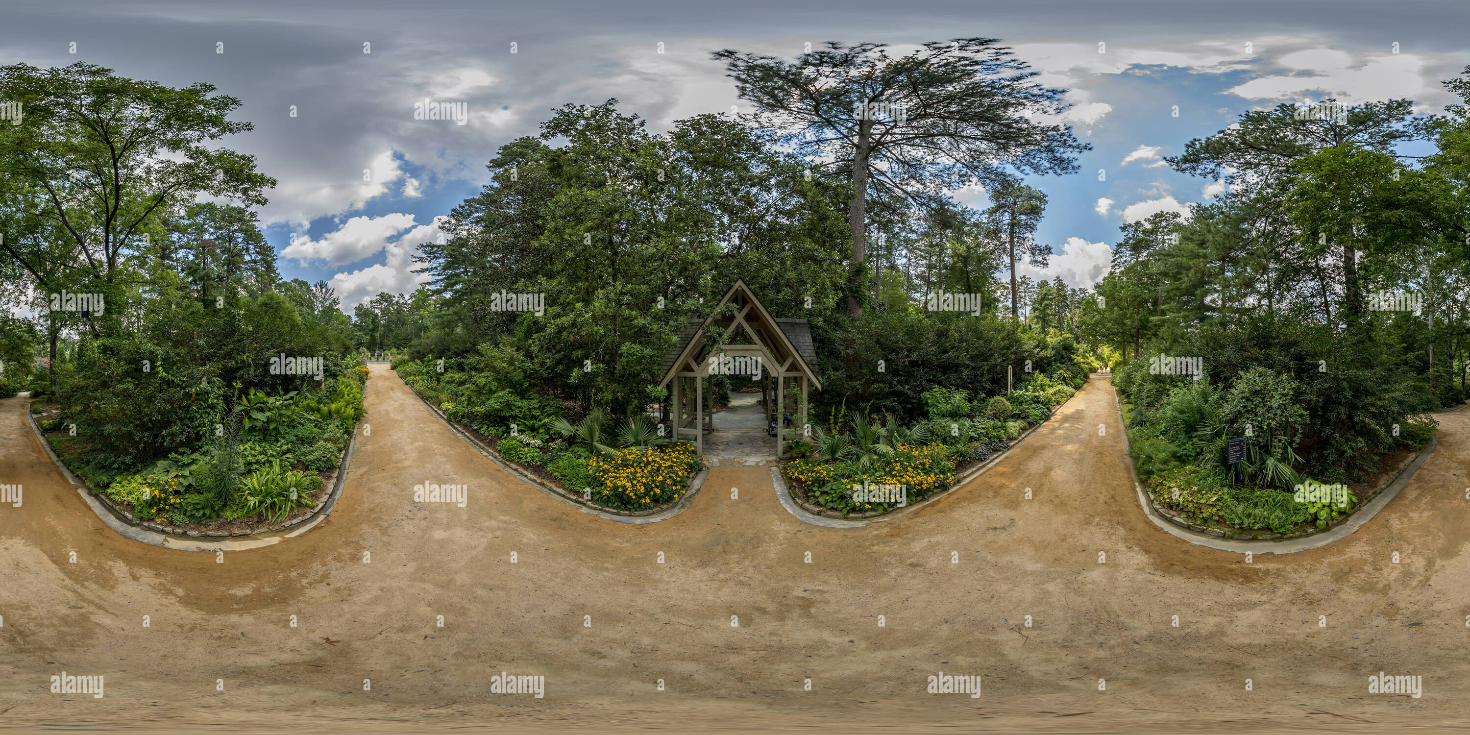 360° view of Duke Gardens Bloomquist Gatehouse Alamy