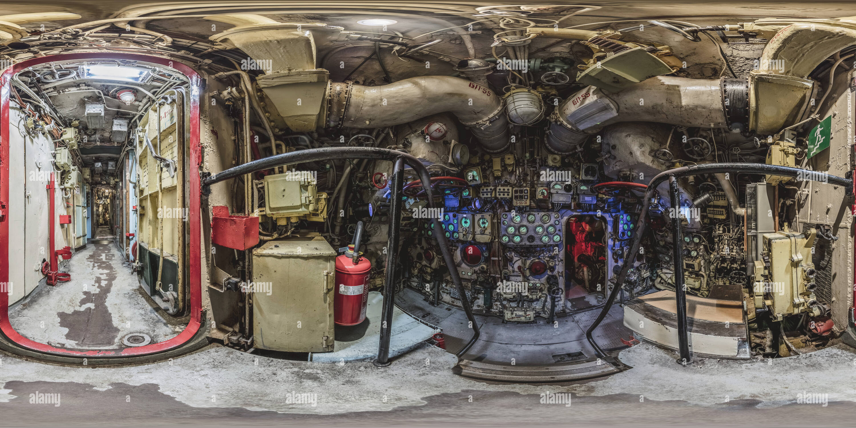 360 degree panoramic view of USSR Foxtrot Submarine - service room
