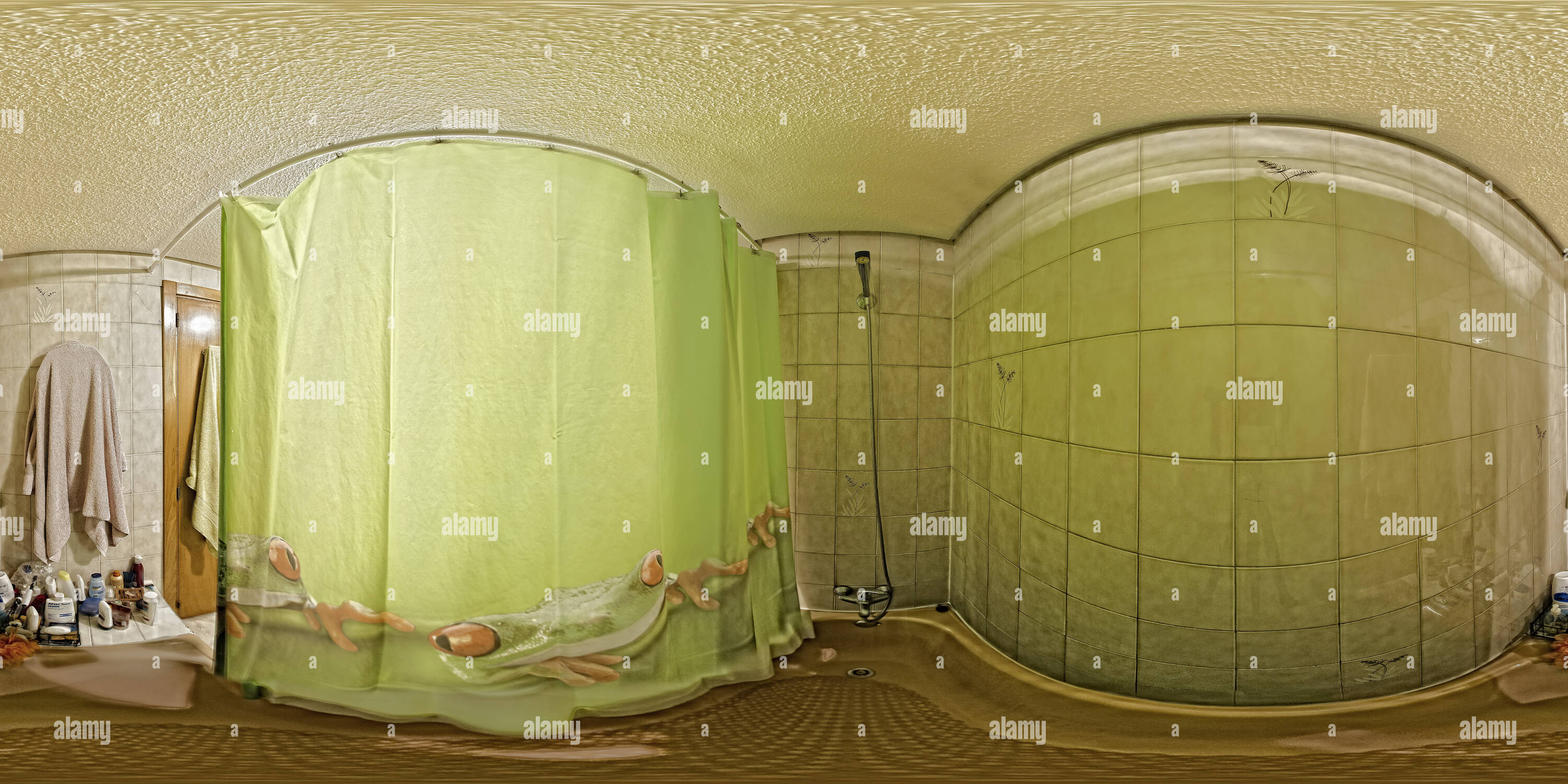 360° View Of Taking A Shower Alamy