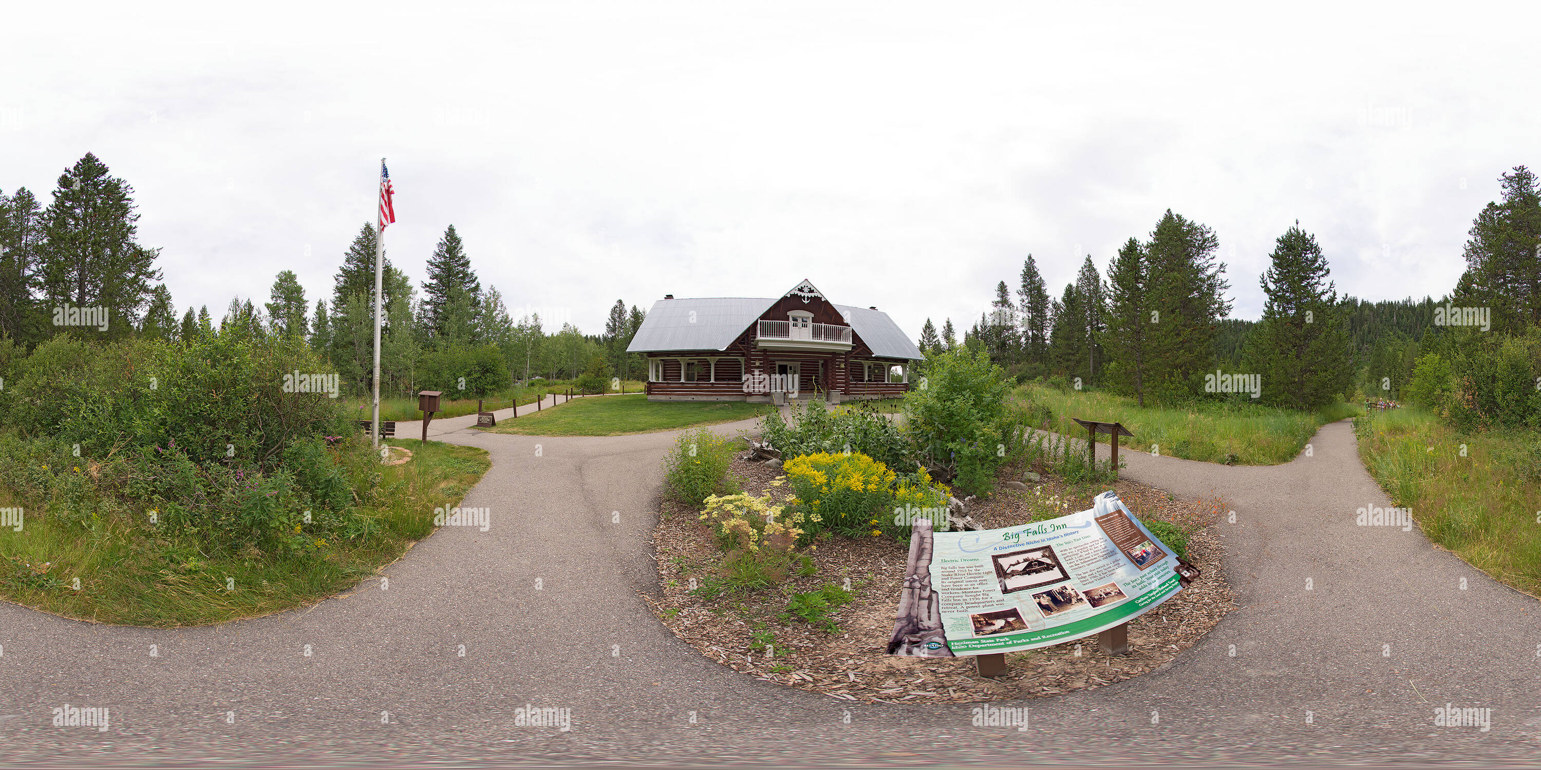 360° view of Big Falls Inn at Mesa Falls on the Henrys Fork River - Alamy