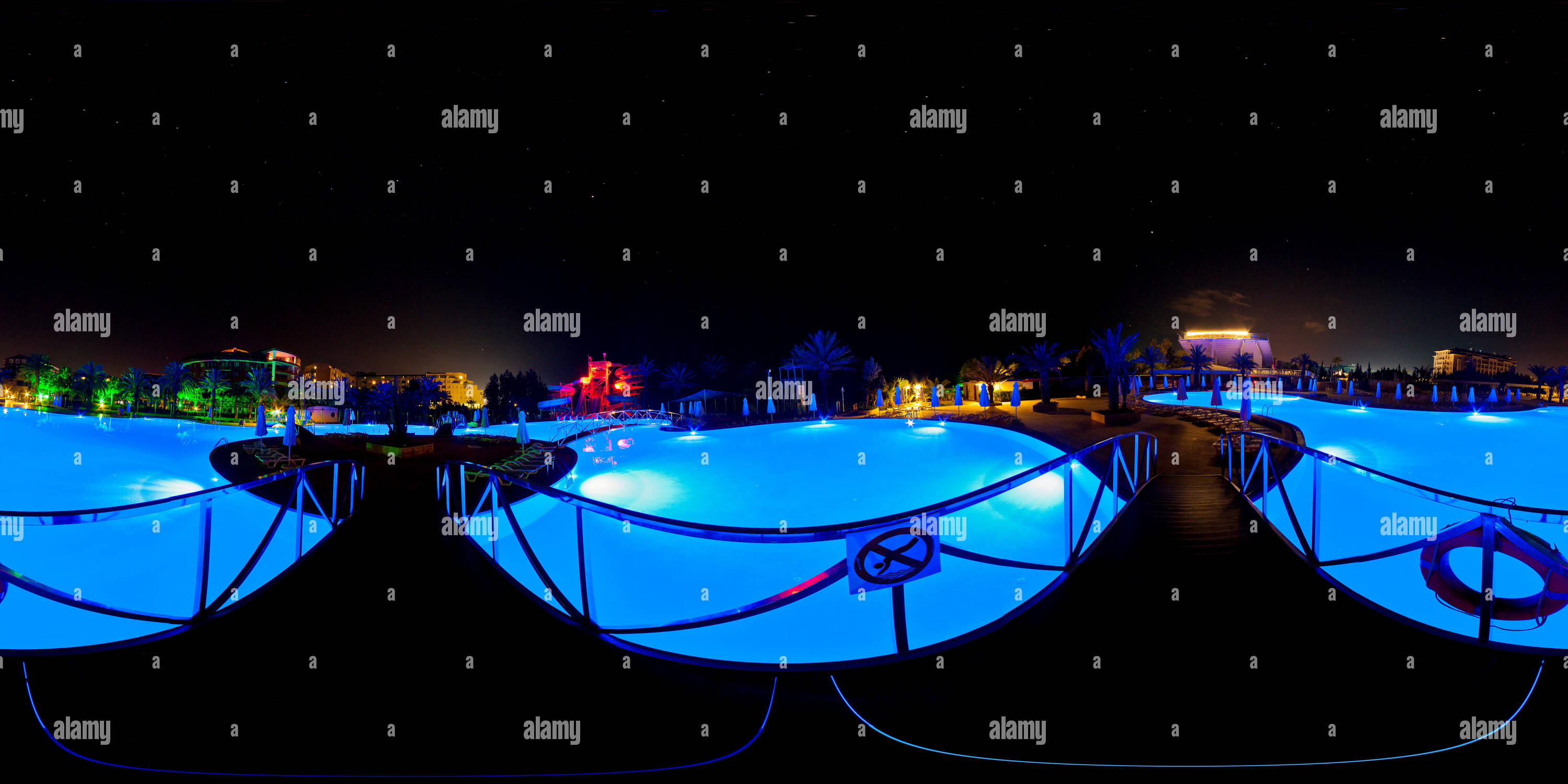 360° view of Bridge Pool At Night - Alamy