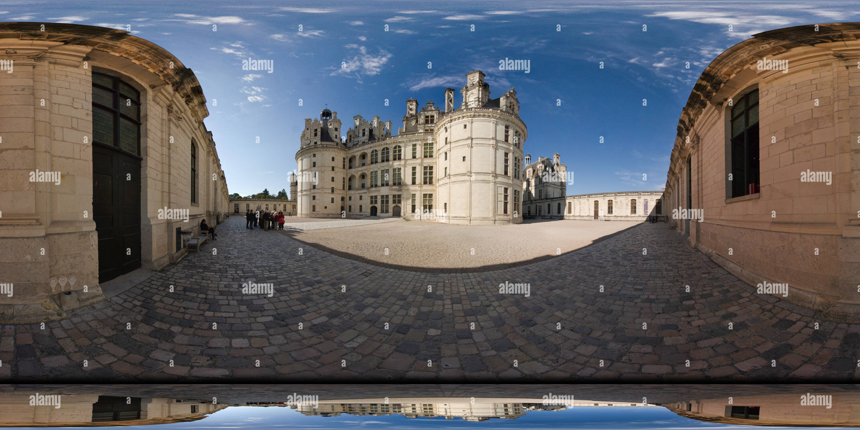 360 degree panoramic view of Château de Chambord, 2016-10, freehand