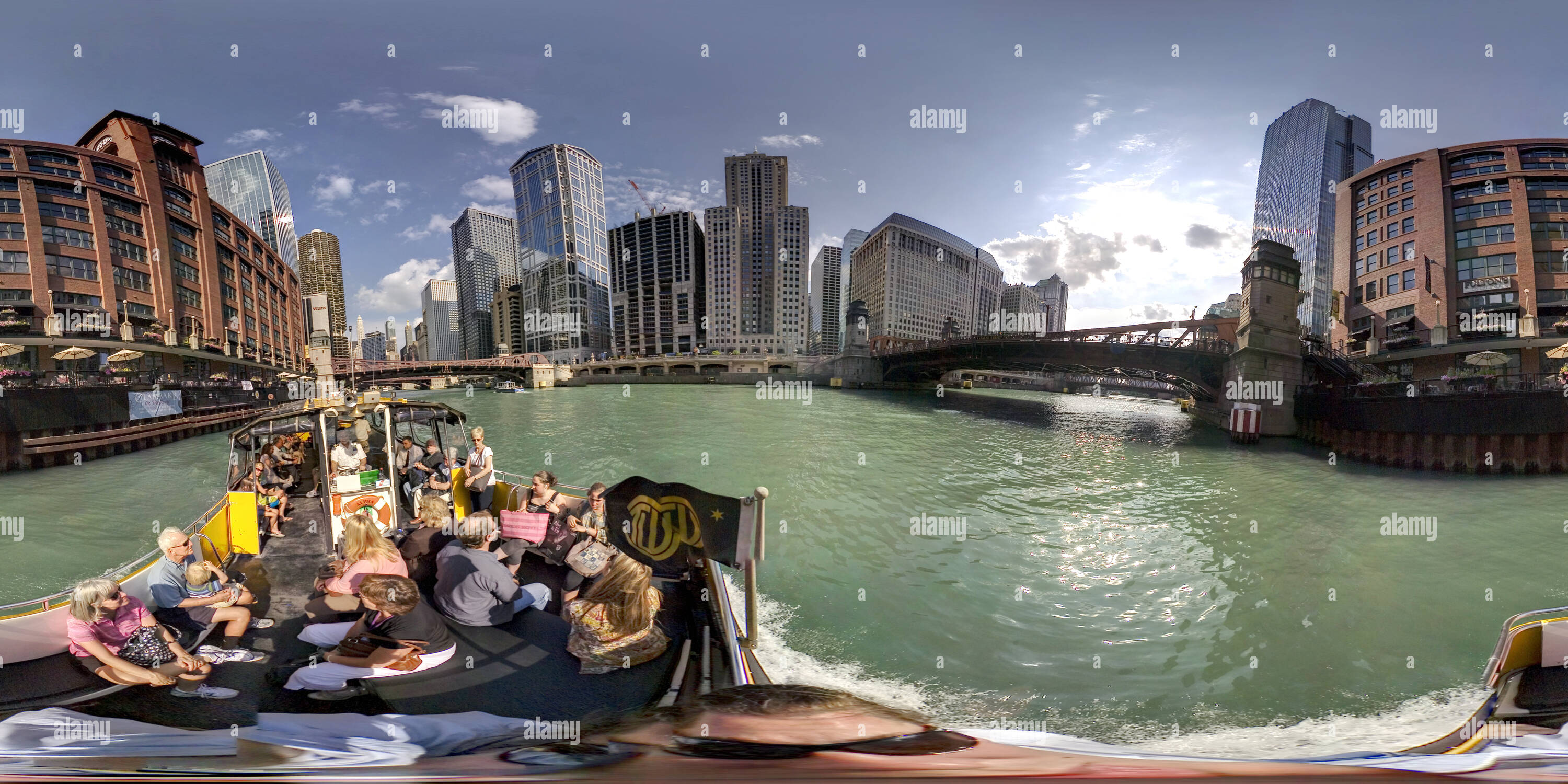 360° view of Chicago Water Taxi "Boat View" 28 - Alamy