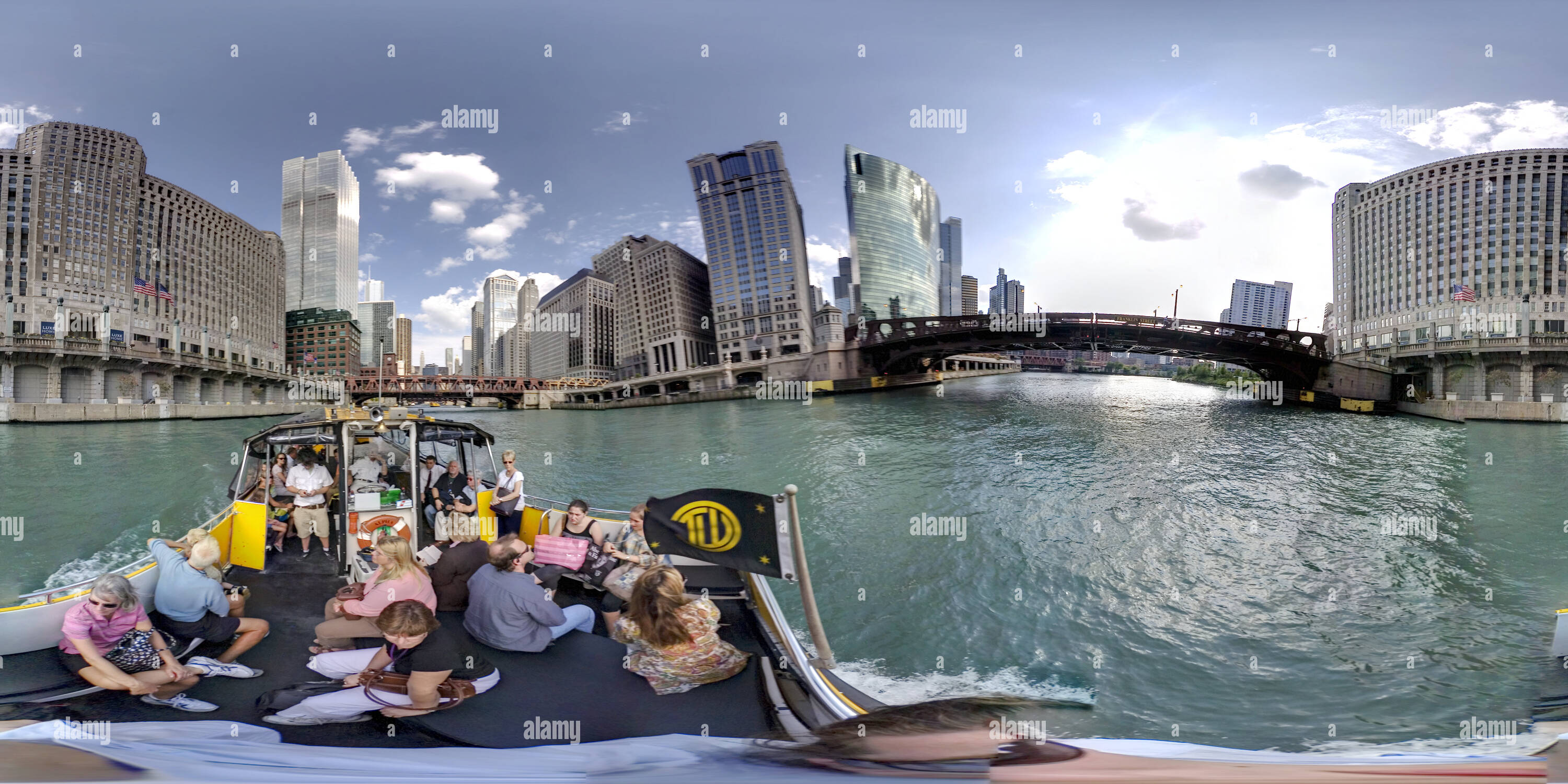 360° view of Chicago Water Taxi "Boat View" 34 - Alamy