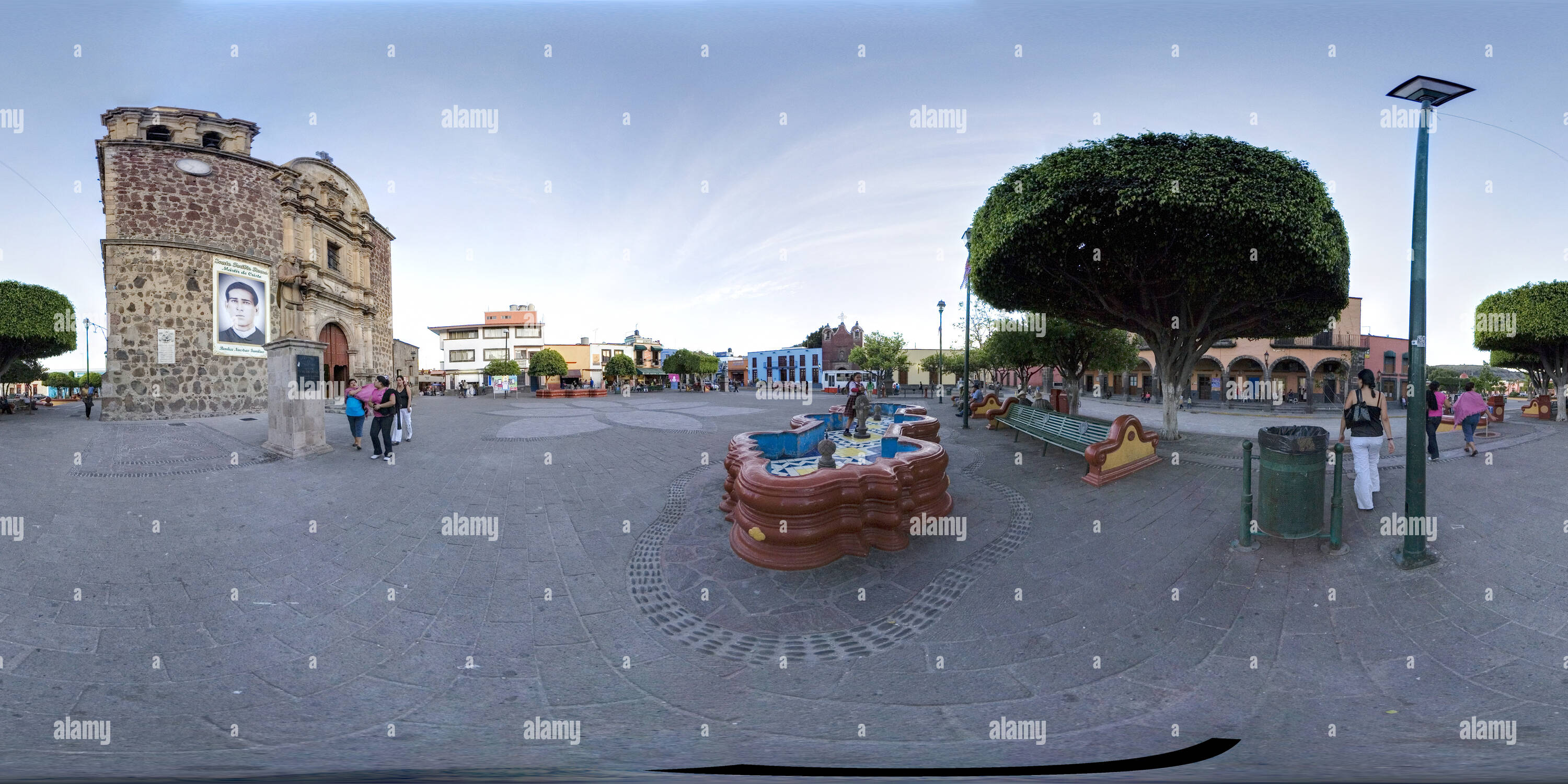 360 degree panoramic view of Parroquia de Santiago Apostol