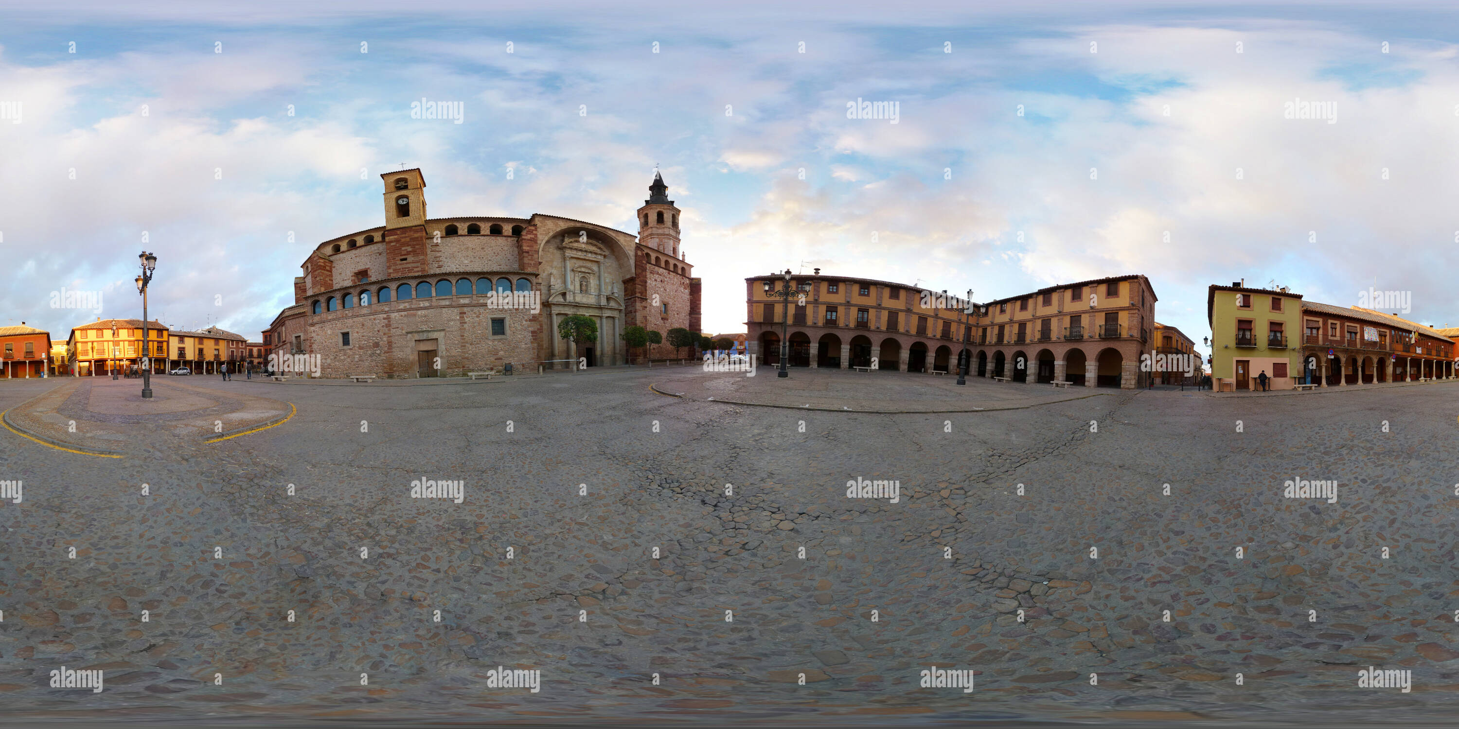 360° view of Plaza Mayor, La Solana - Alamy