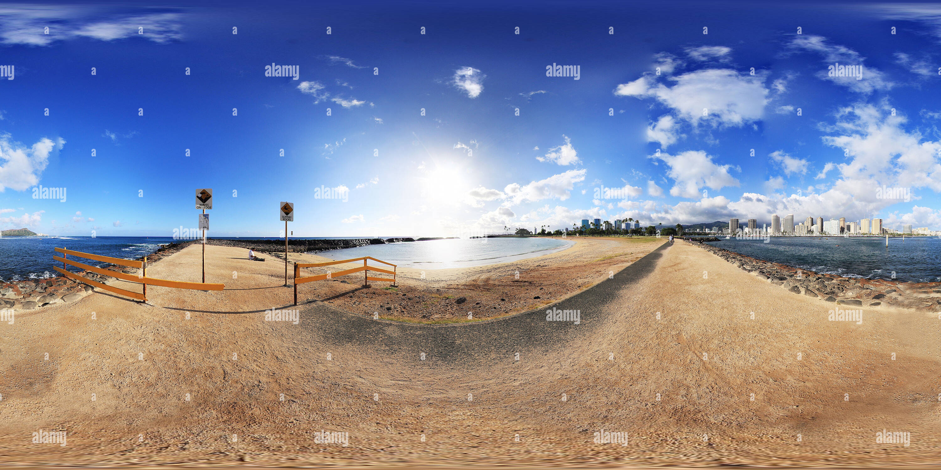 360° view of Ala Moana Beach Park(MagicIsland - Alamy 