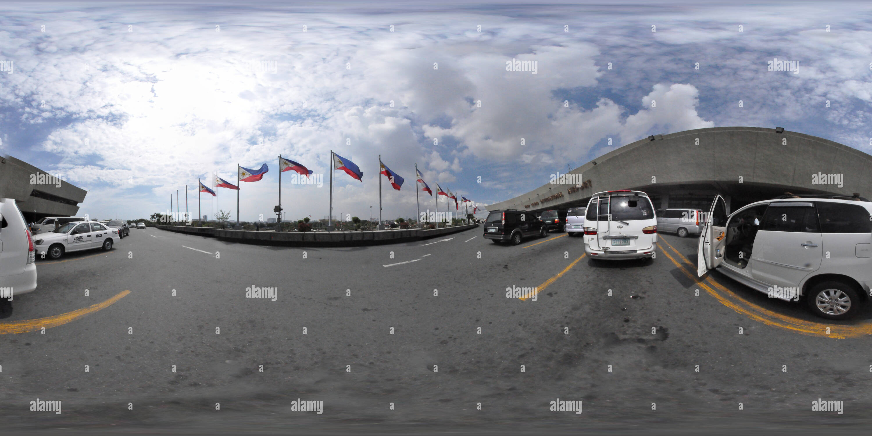 360° view of NAiA Terminal 1 Alamy