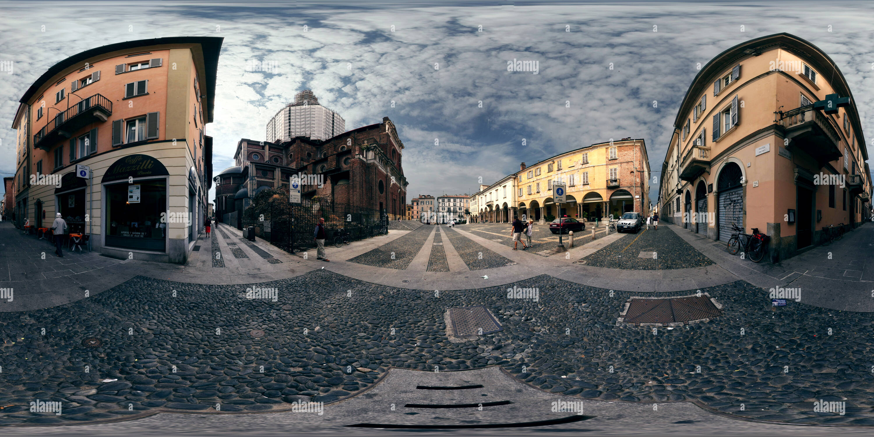 360° View Of Pavia Piazza Del Duomo Alamy