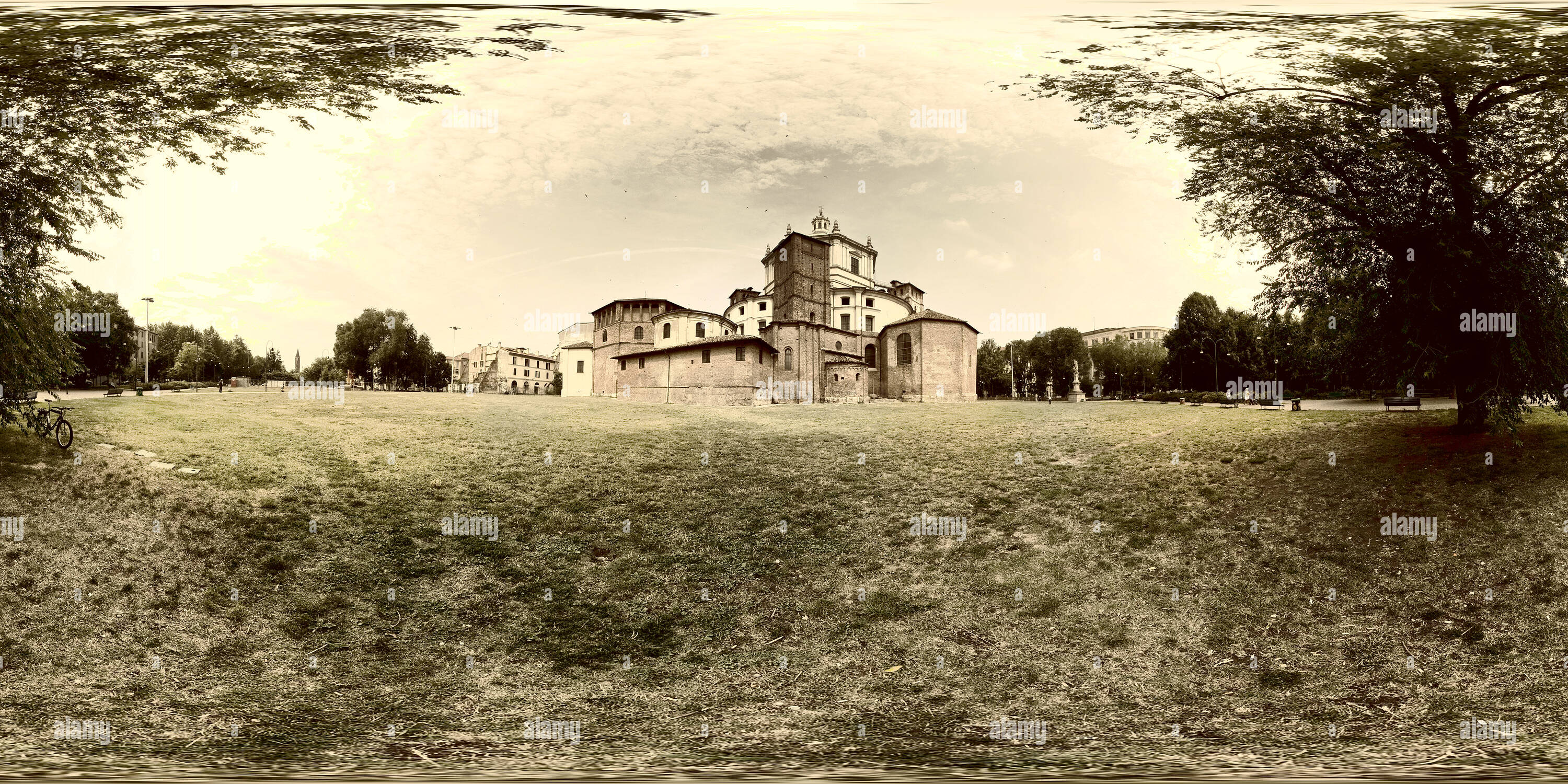360° view of Basilica di San Lorenzo Milano Alamy