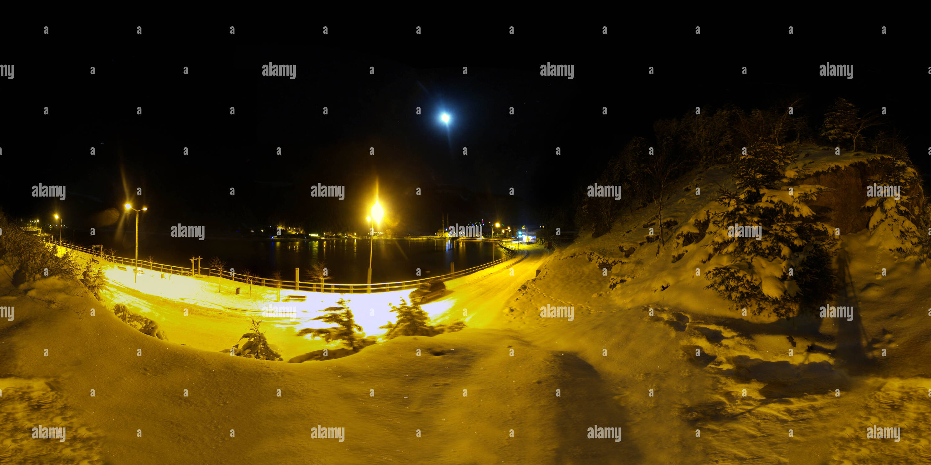360 degree panoramic view of Uzungöl - Night - snow panorama- PanoVizyon.net