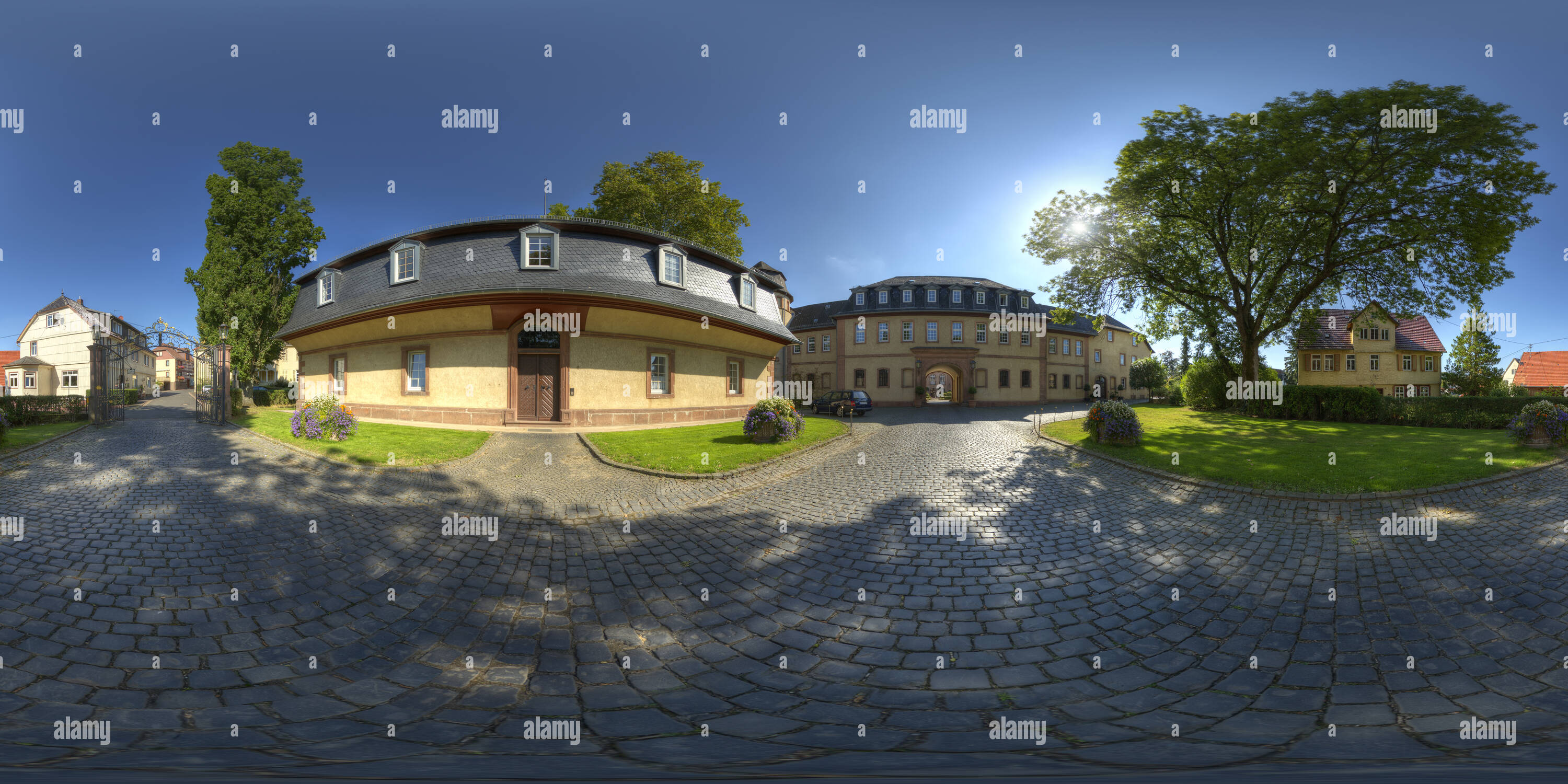 360 degree panoramic view of Schloss Birstein - Vorhof