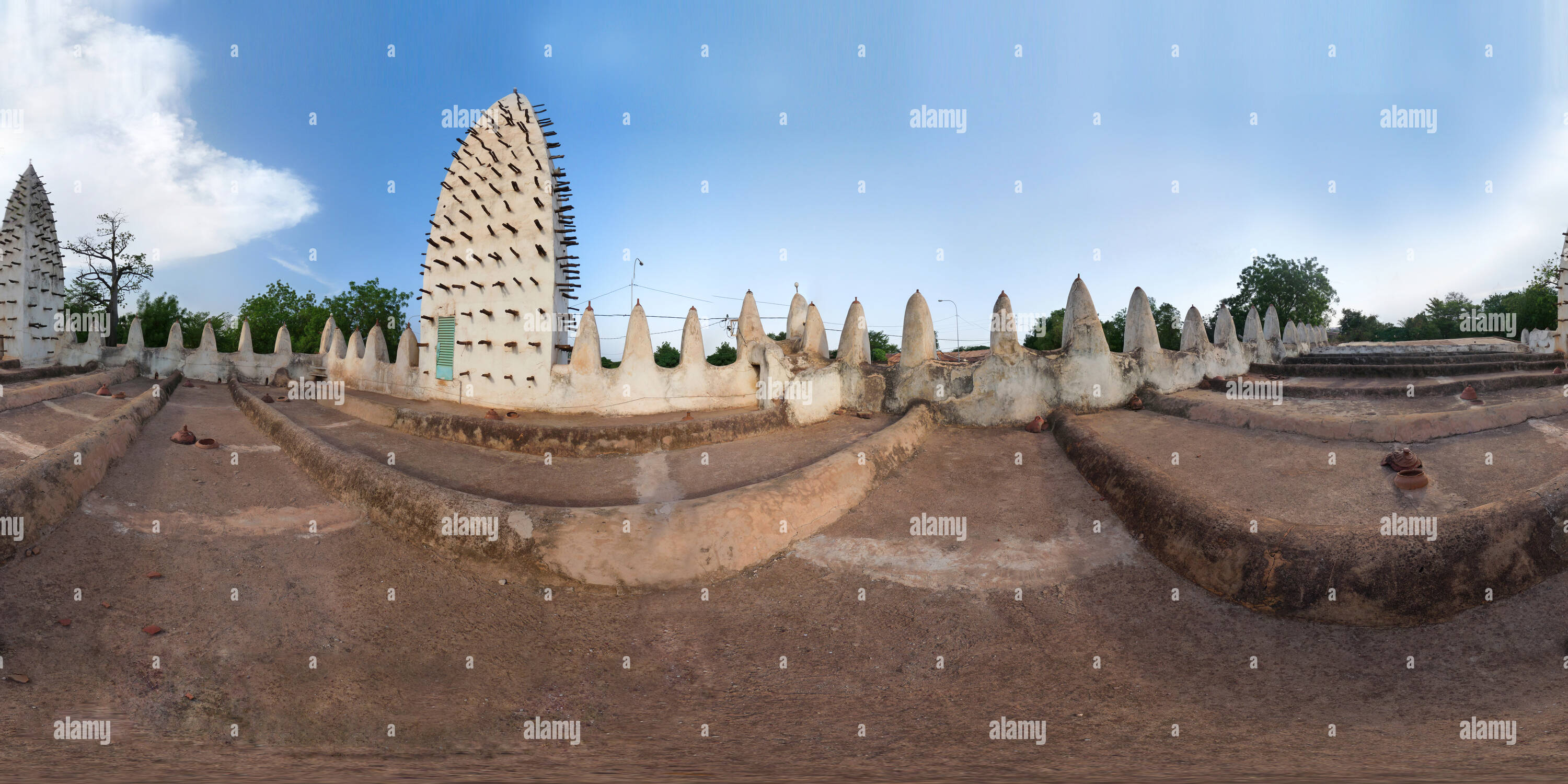 360 degree panoramic view of Mosquée de Dioulasso-Bâ in Bobo Dioulasso (Burkina Faso / West Africa)
