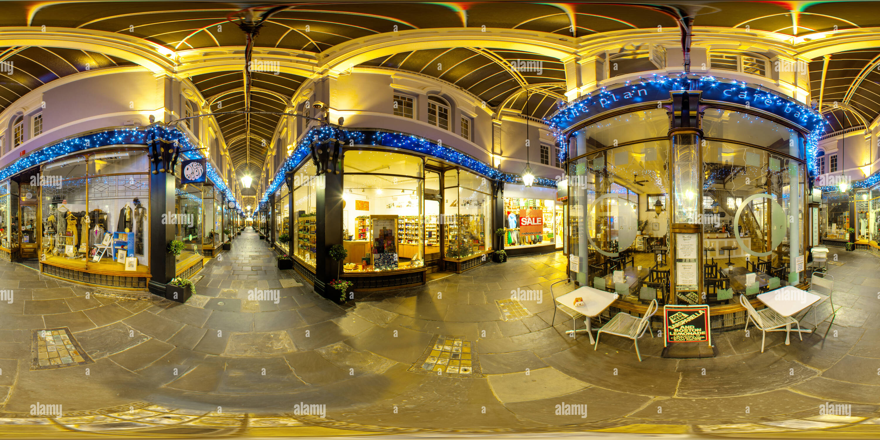 Cardiff christmas arcade hi-res stock photography and images - Alamy
