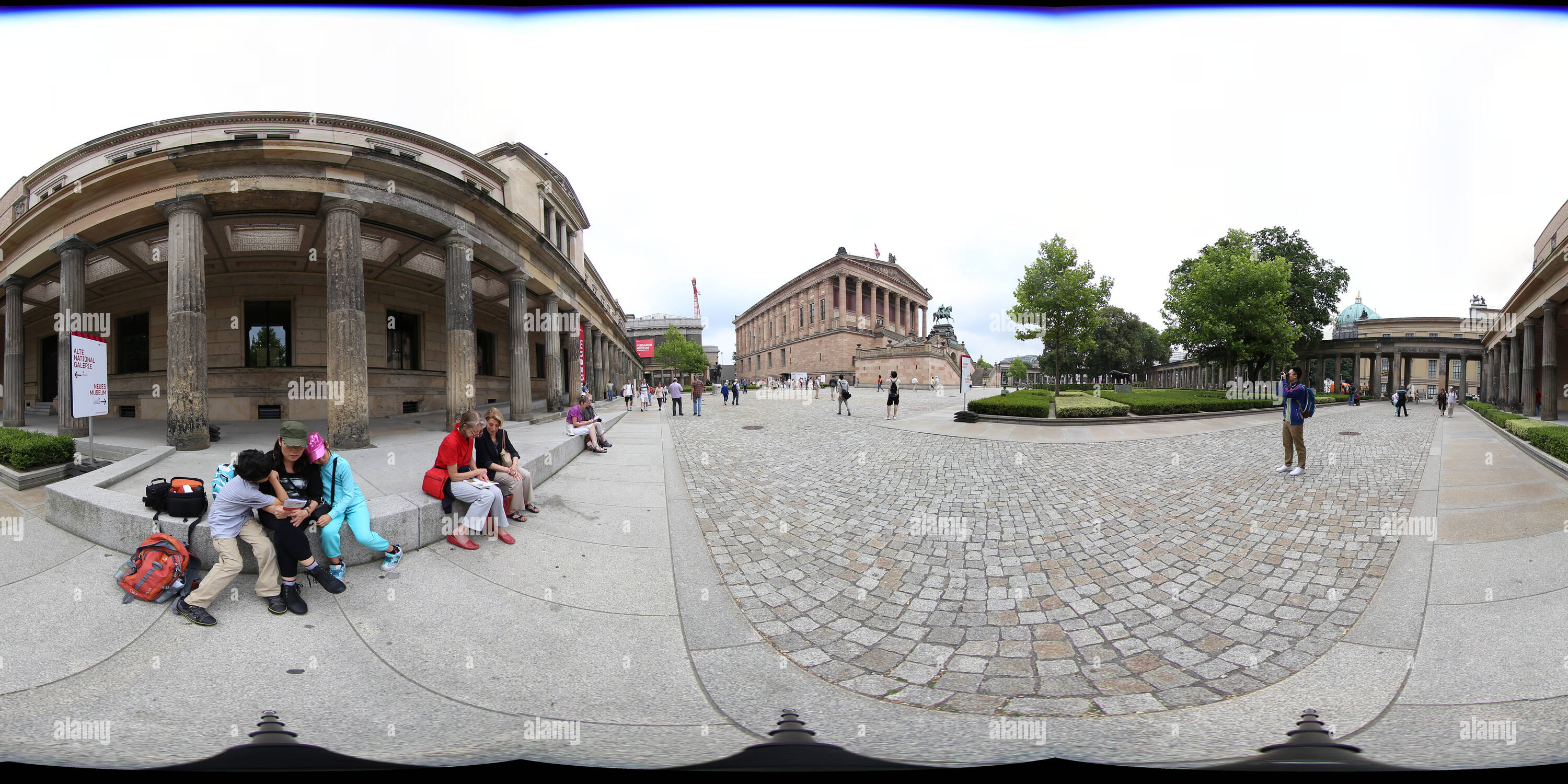 360-view-of-pergamon-museum-berlin-alamy