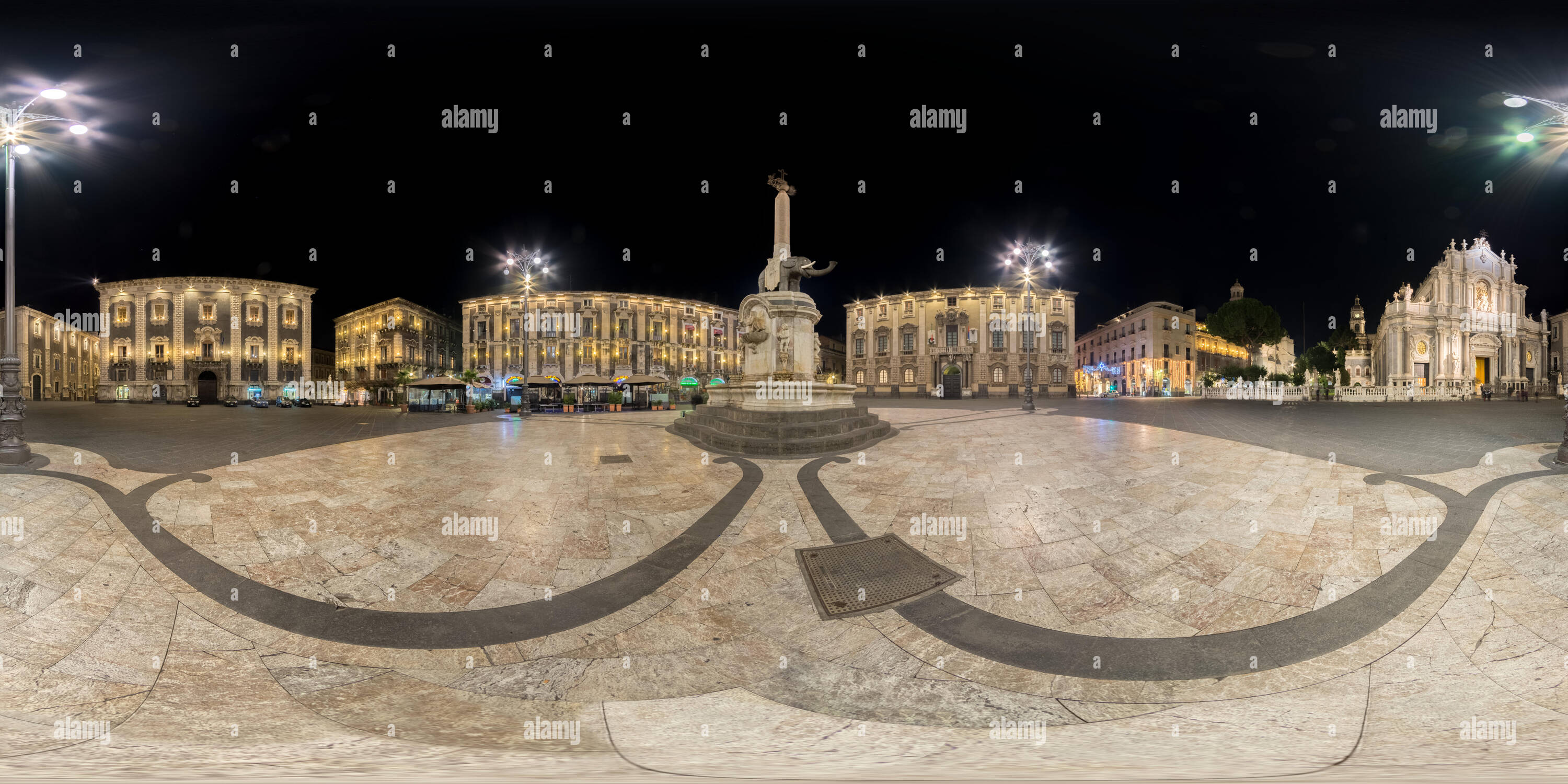 360 degree panoramic view of Catania piazza Duomo di notte