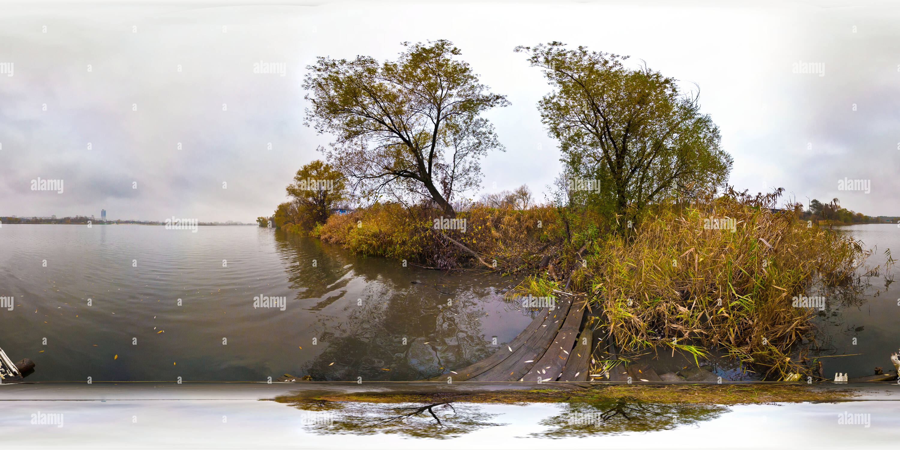 360° view of above the river - Alamy