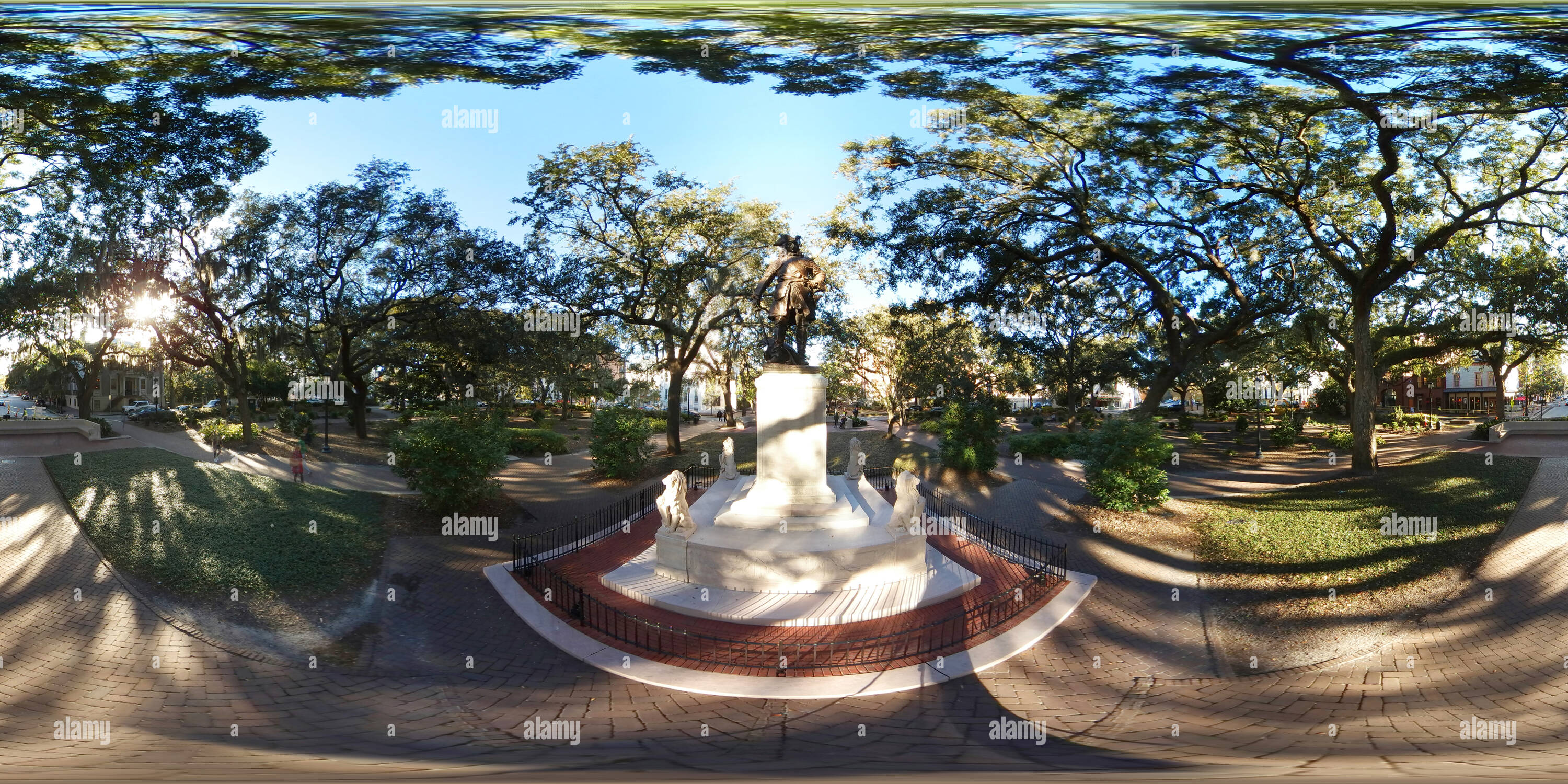 360° view of James Oglethorpe Monument, Chippewa Square, Savannah