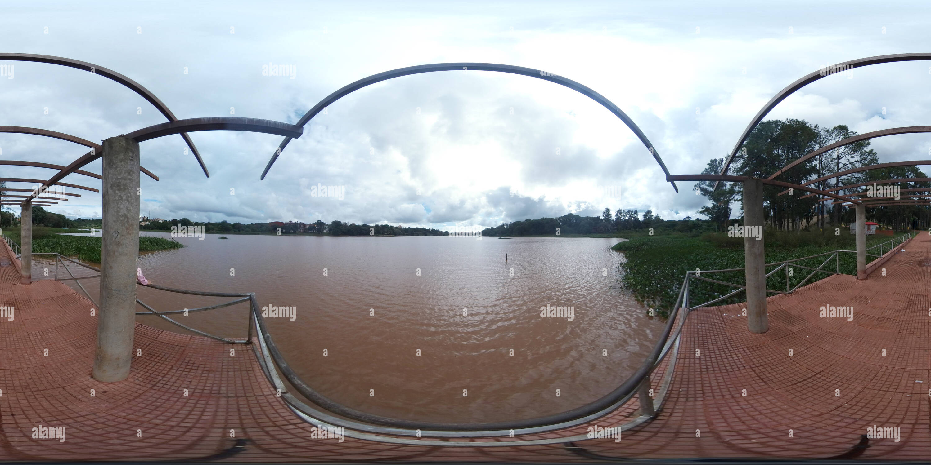 360 degree panoramic view of South Viewpoint Lake of Republic